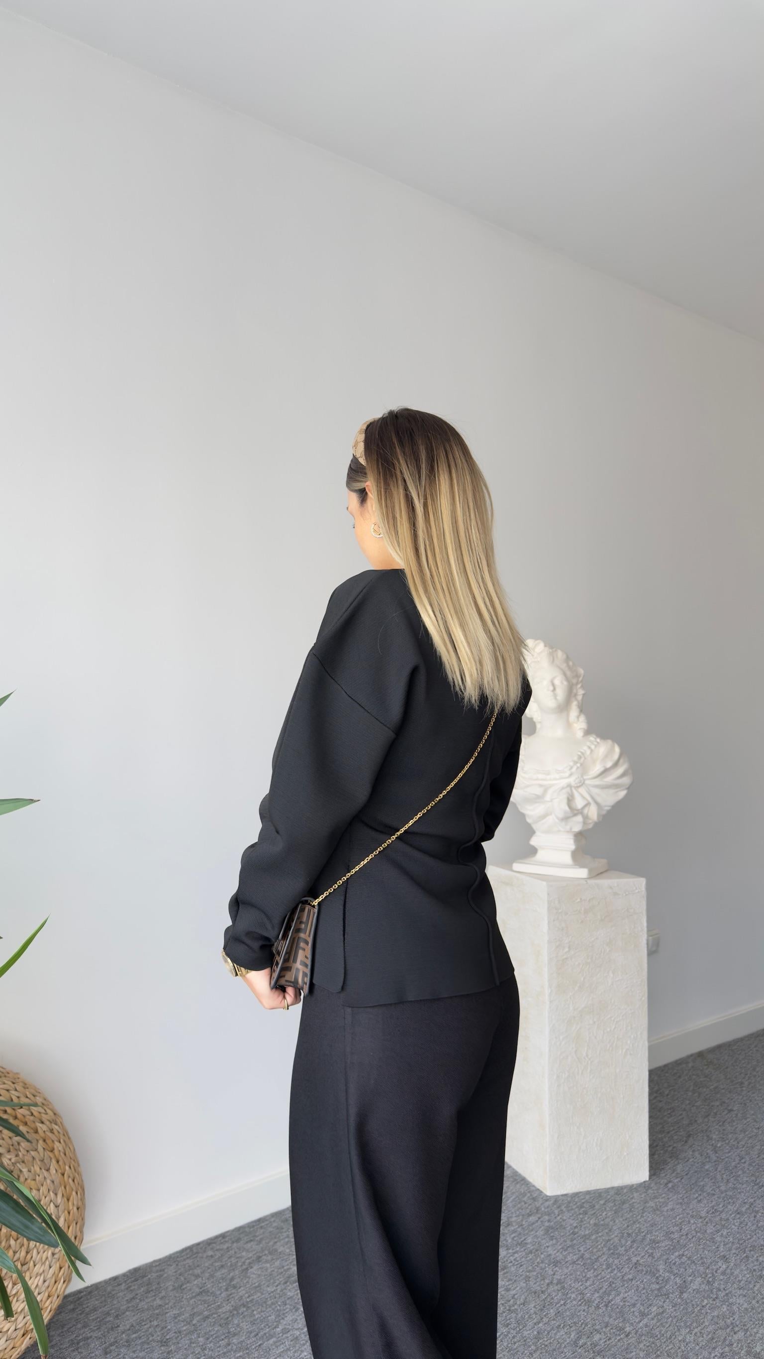 Zra Model Agraflı Siyah Triko Ceket