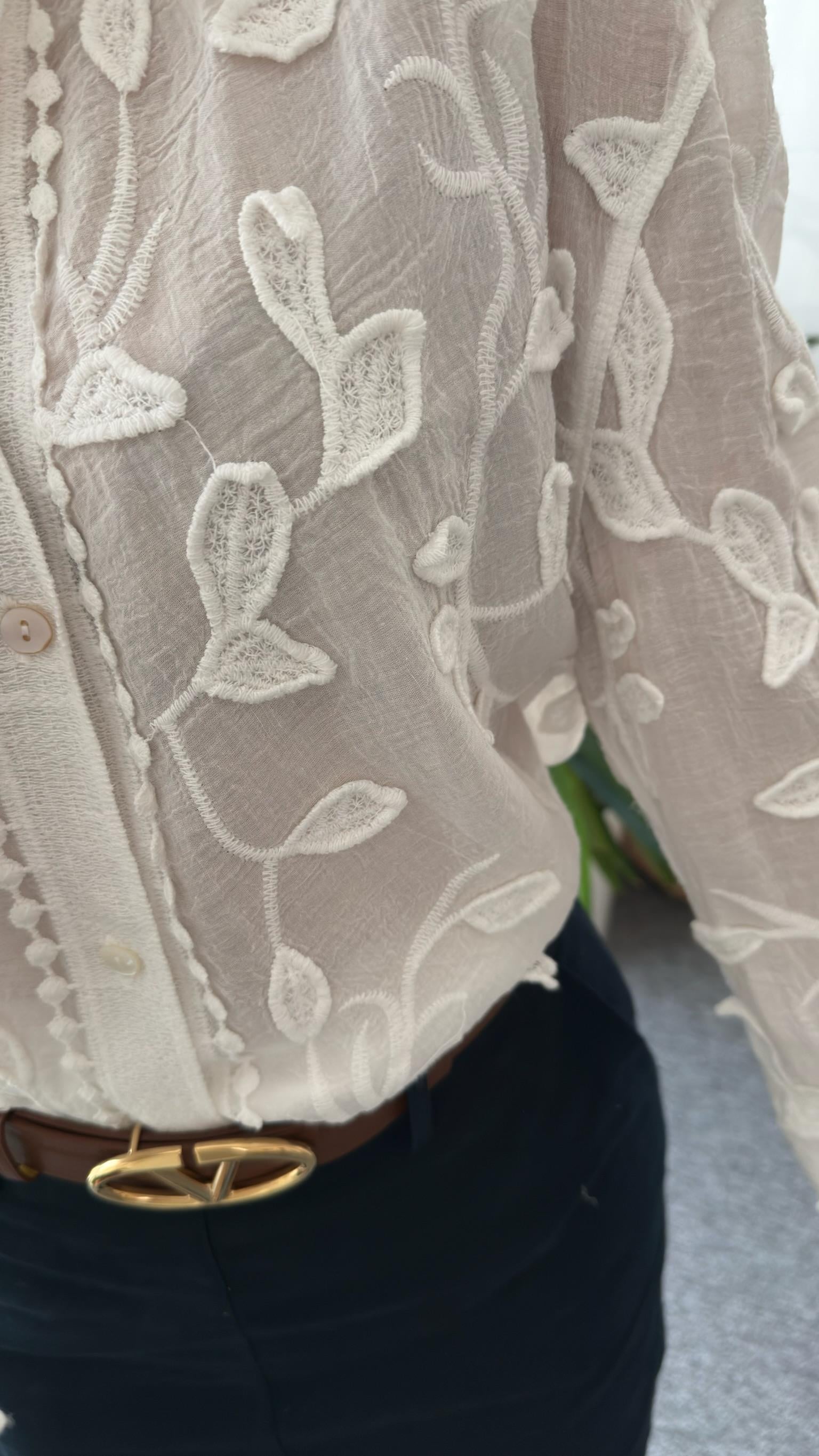 Nueava Nakışlı Ekru Gömlek