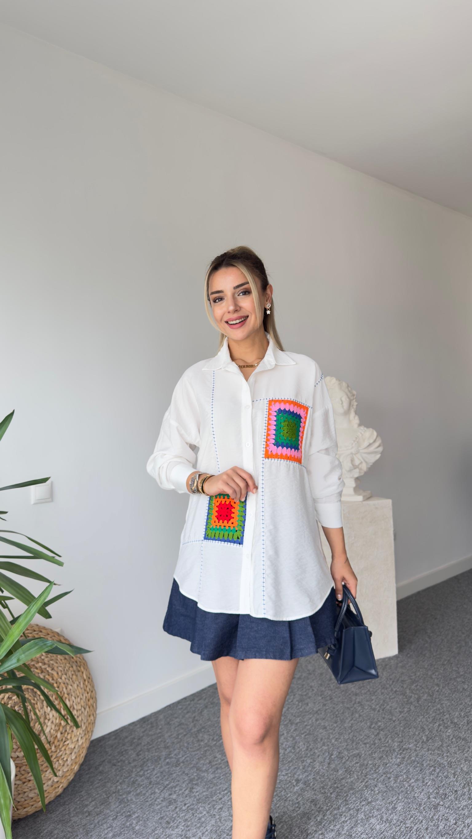 Tws Model Renkli Örgü Detay Beyaz Gömlek