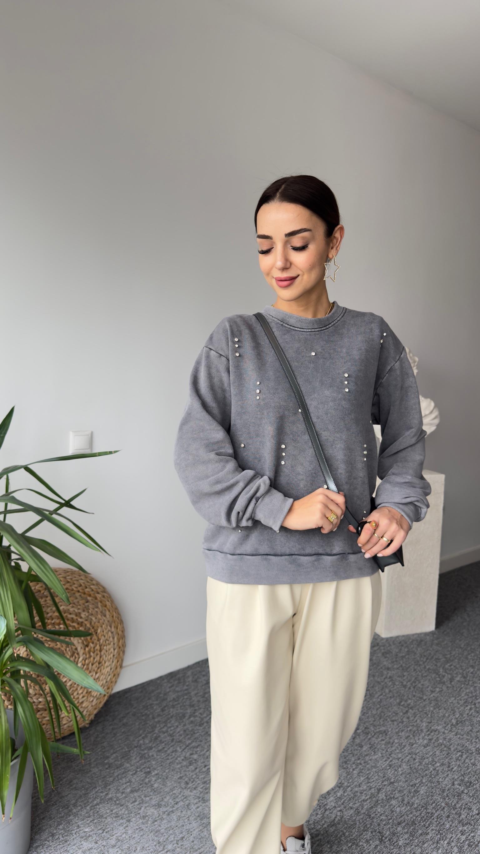 Orj Model Taş Detay Yıkamalı Sweat
