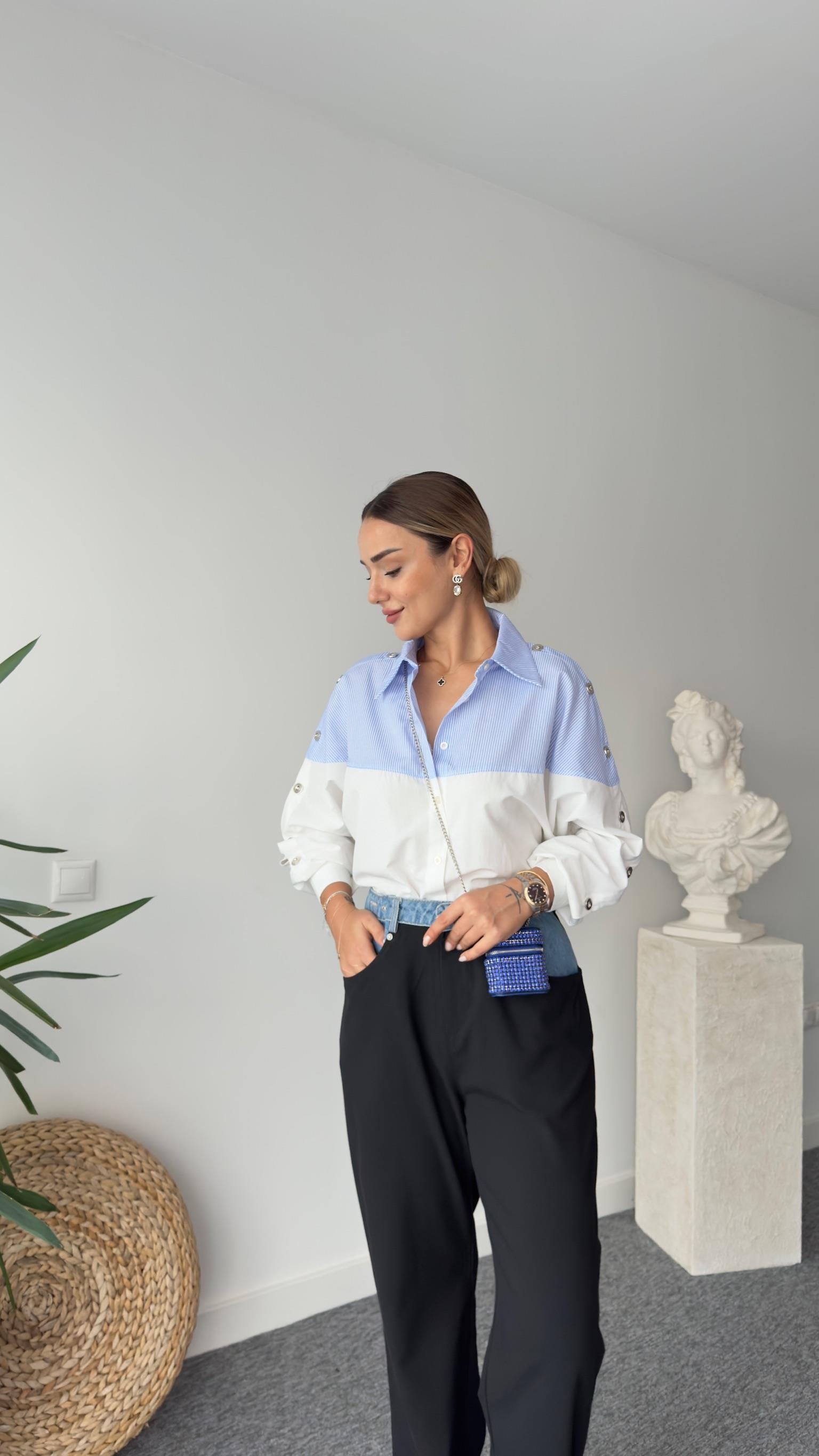 Livia Düğme Detaylı Gömlek