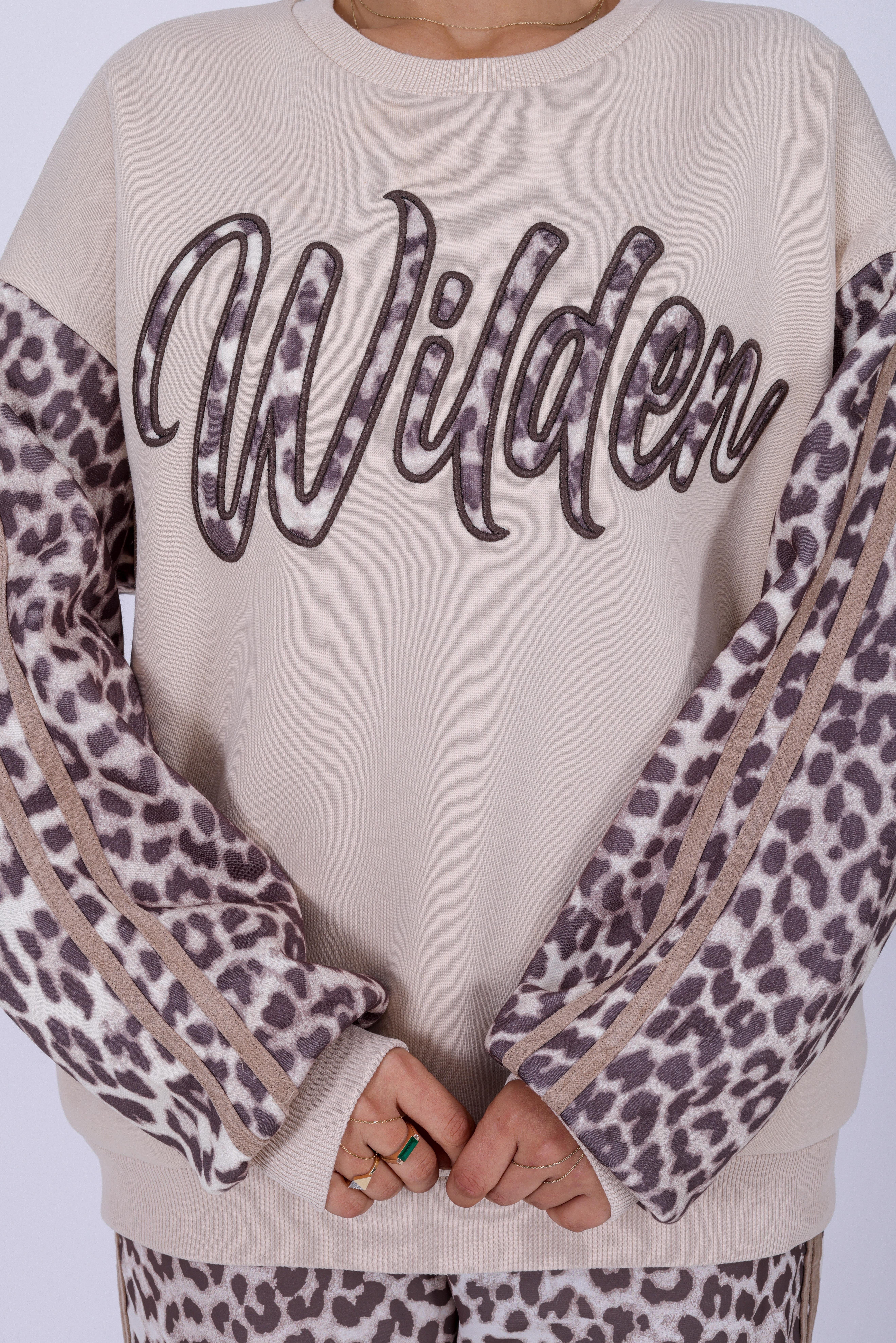 Kollar Leopar Garnili Yazılı Salaş Sweatshirt