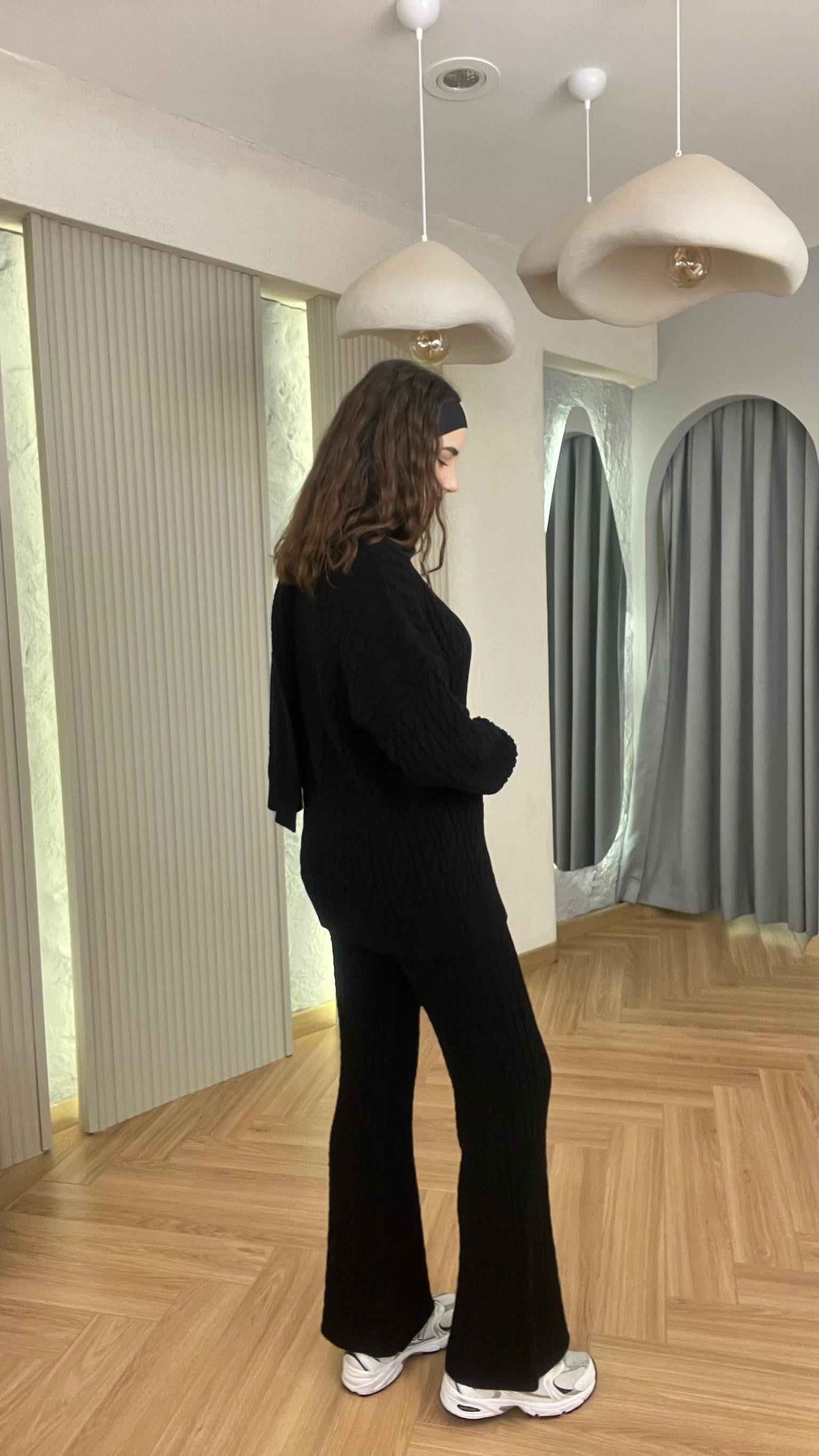 Siyah Atkılı Üçlü Triko Takım