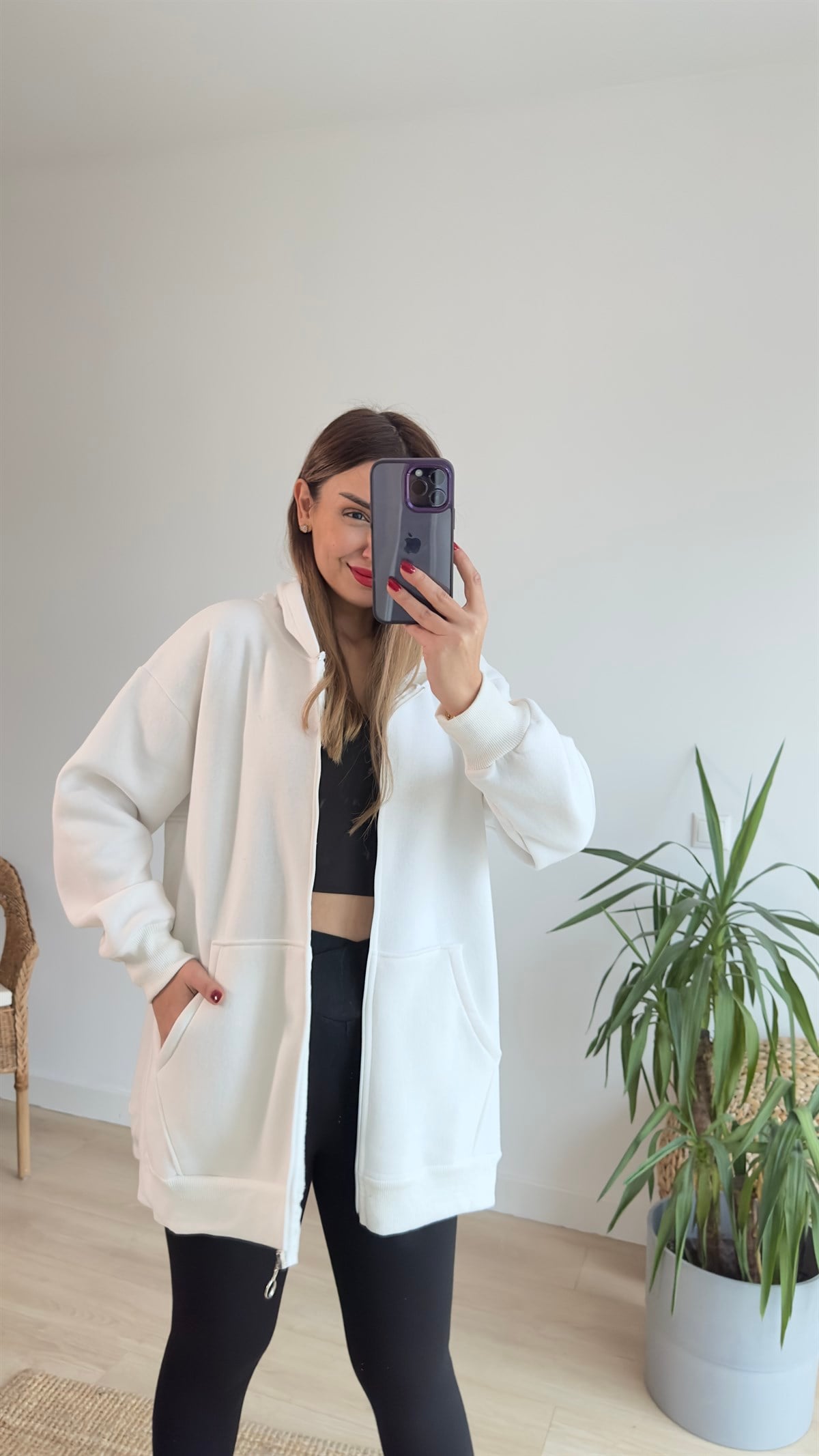 Şardonlu Yanları Yırtmaçlı Beyaz Sweatshirt	