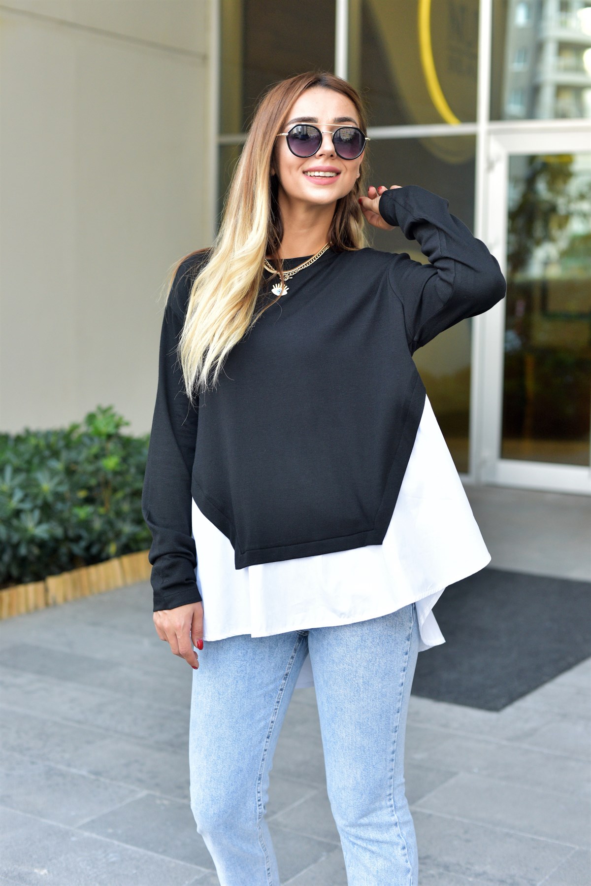 Poplin Detaylı Siyah Sweatshirt