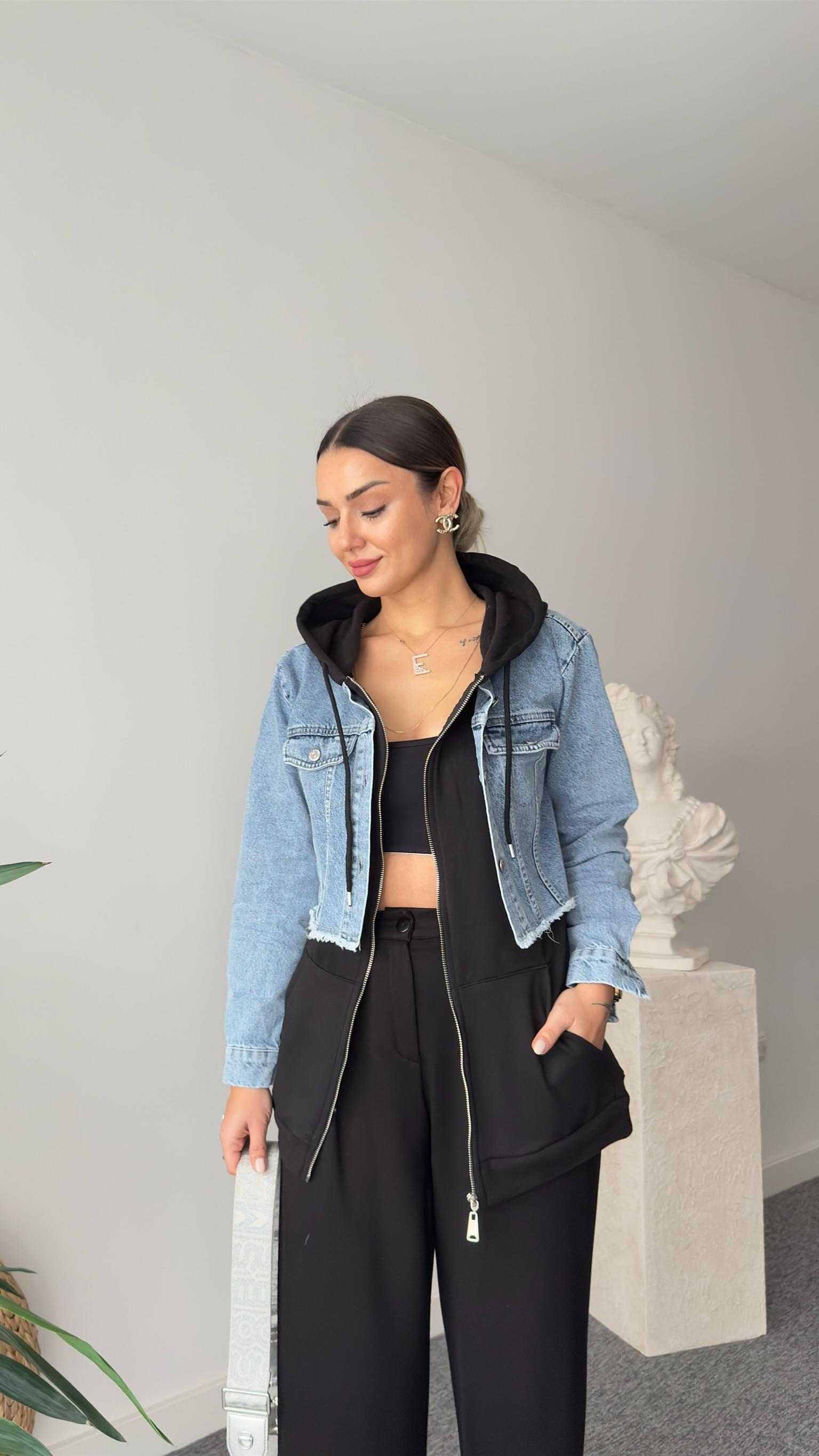 Marto Kot Detaylı Kapüşonlu Siyah Sweat