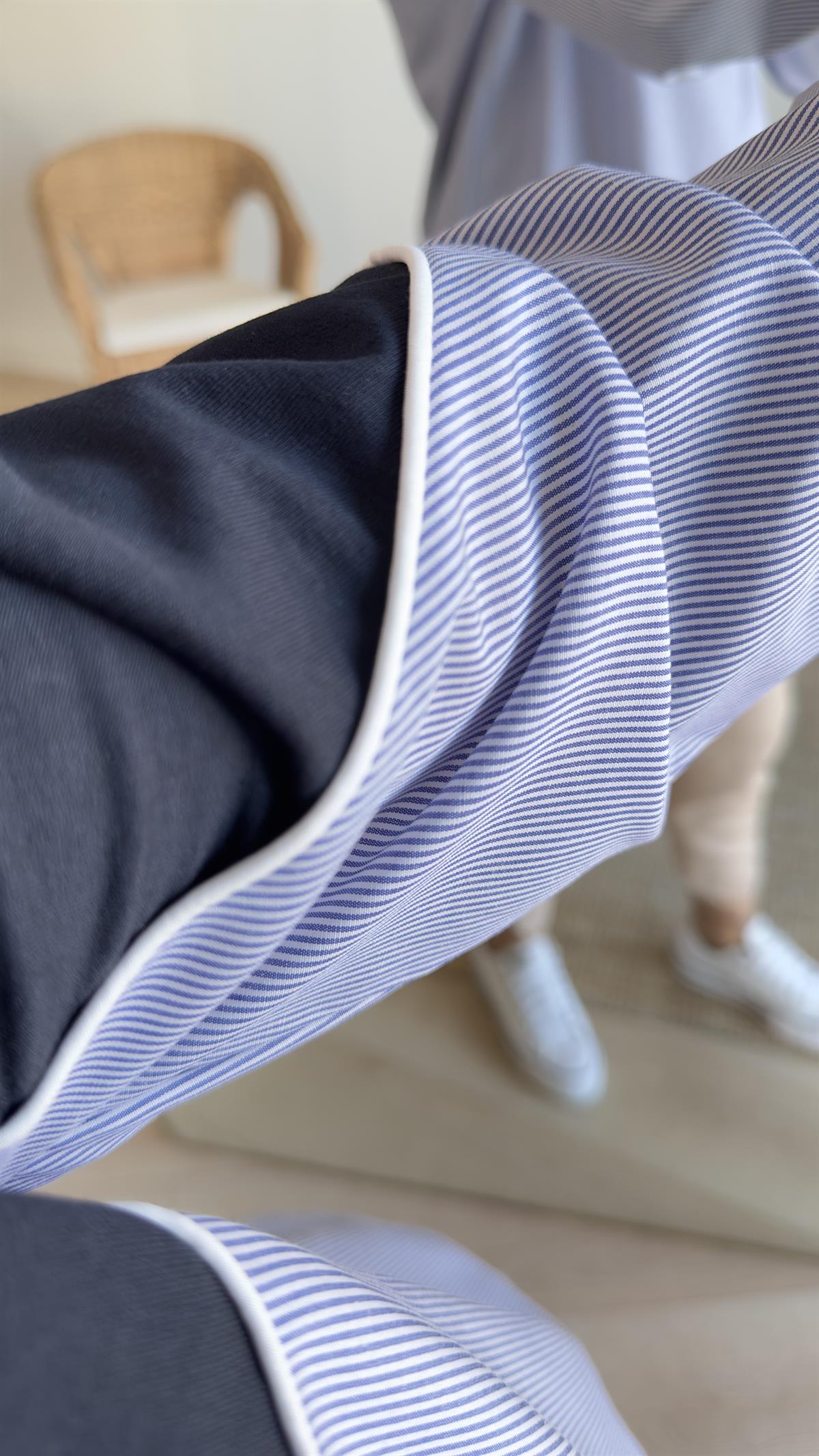 Gömlek Detaylı Lacivert Sweat
