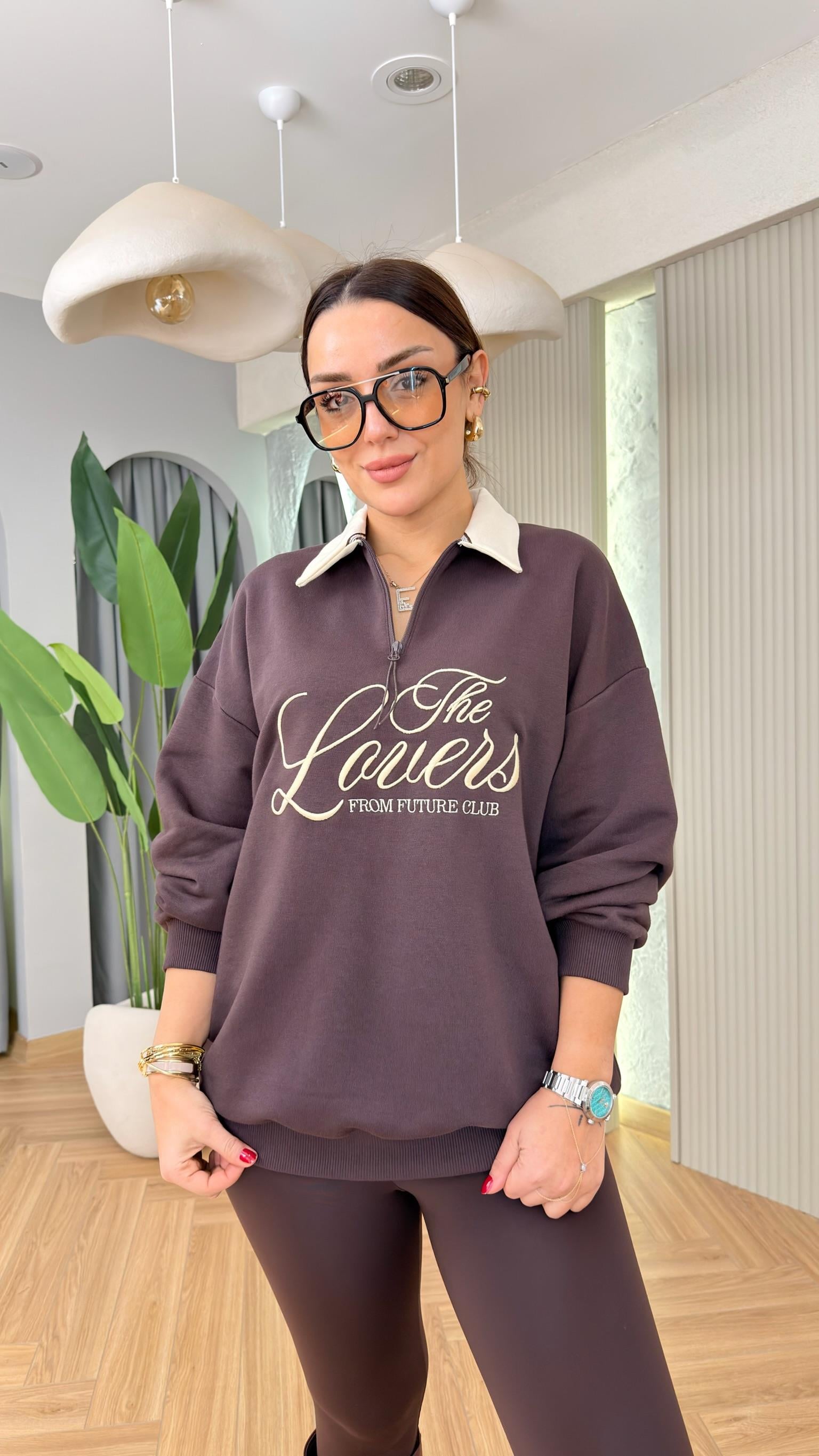 Nakış Yazı Detaylı Yarım Fermuar Kahve Sweatshirt