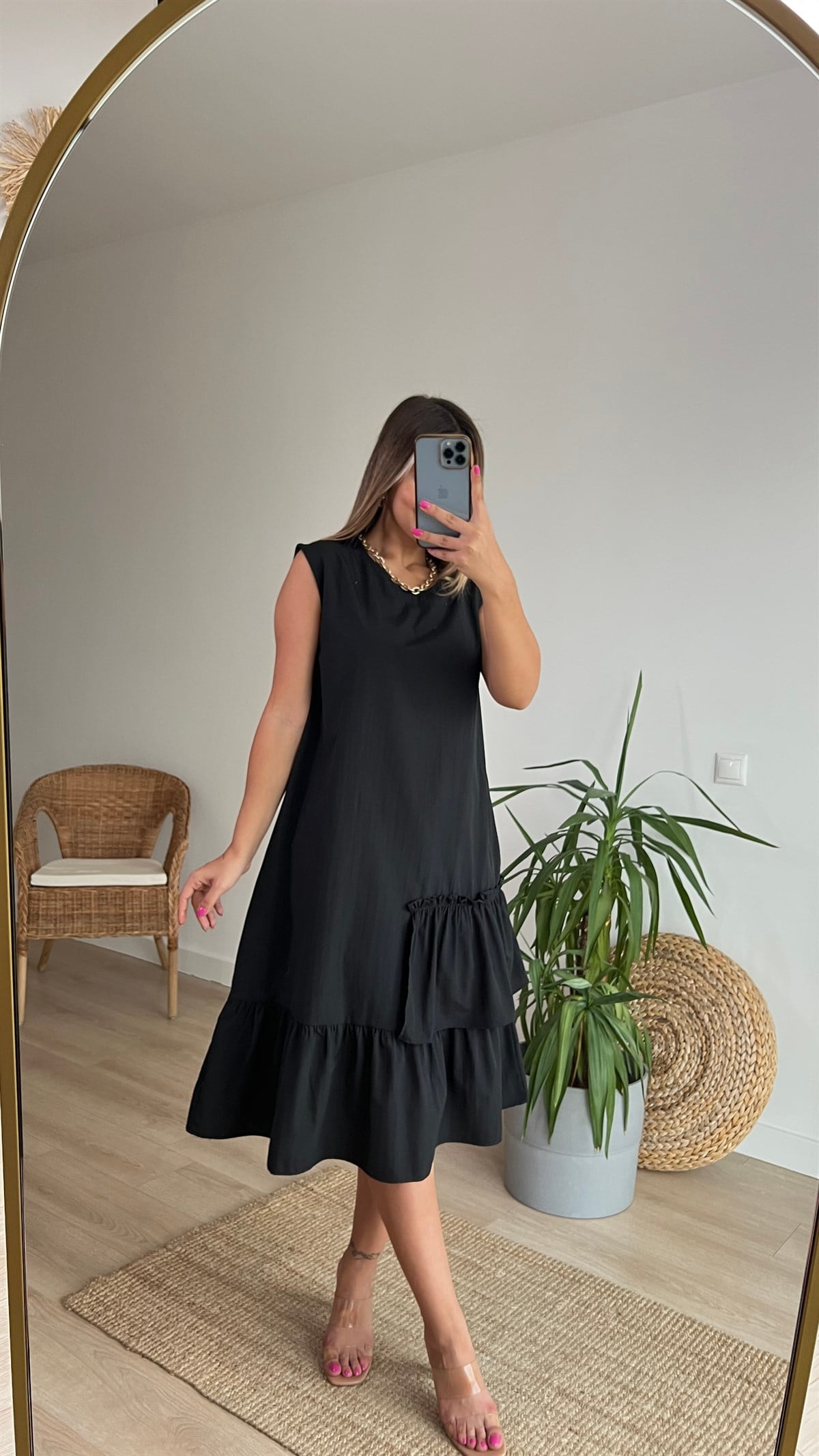 Kolsuz Fırfırlı Siyah Poplin Elbise 