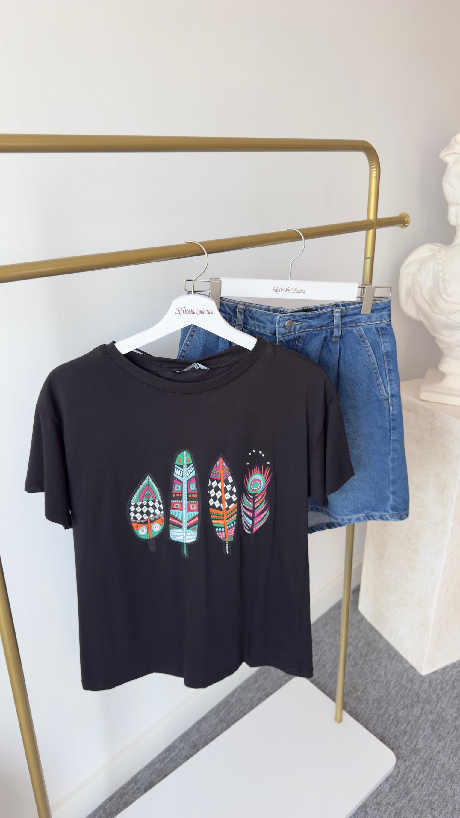 Yaprak Desenli Siyah Tshirt