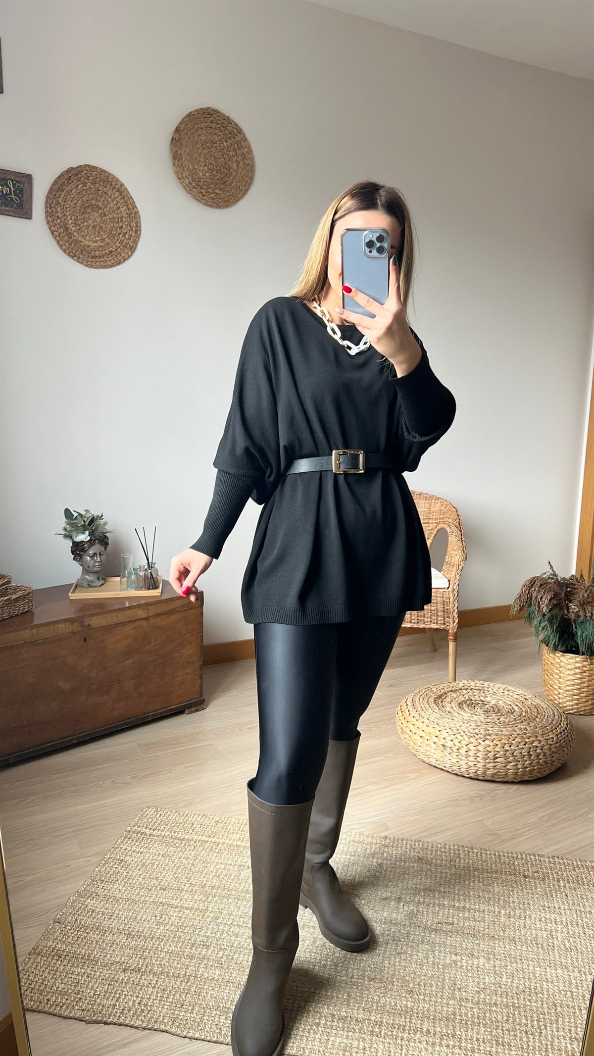 Yanları Yırtmaçlı Oversize Siyah Panço