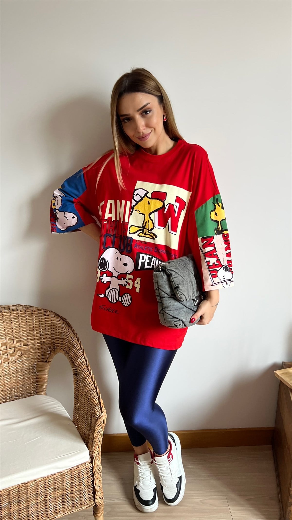 Kırmızı Snoppy Renkli Tshirt