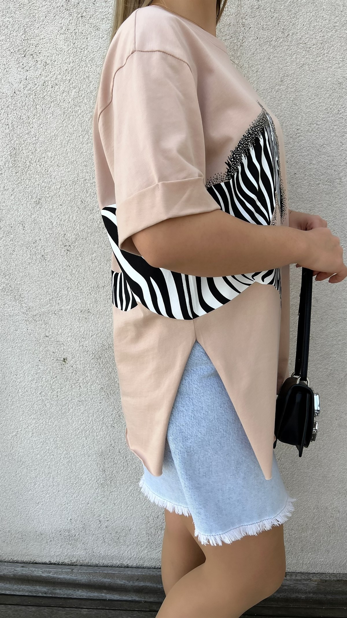 Yırtmaçlı Zebra Desen Bej Tshirt
