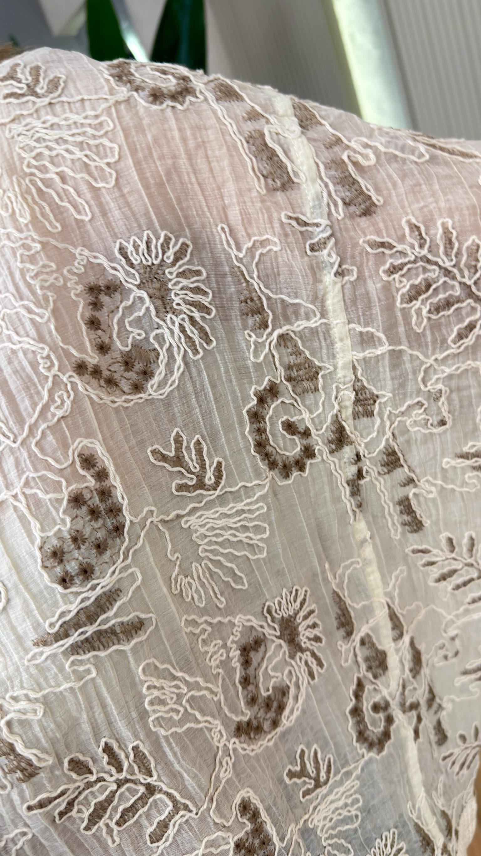 Zensia İşleme Detaylı Bej Bluz