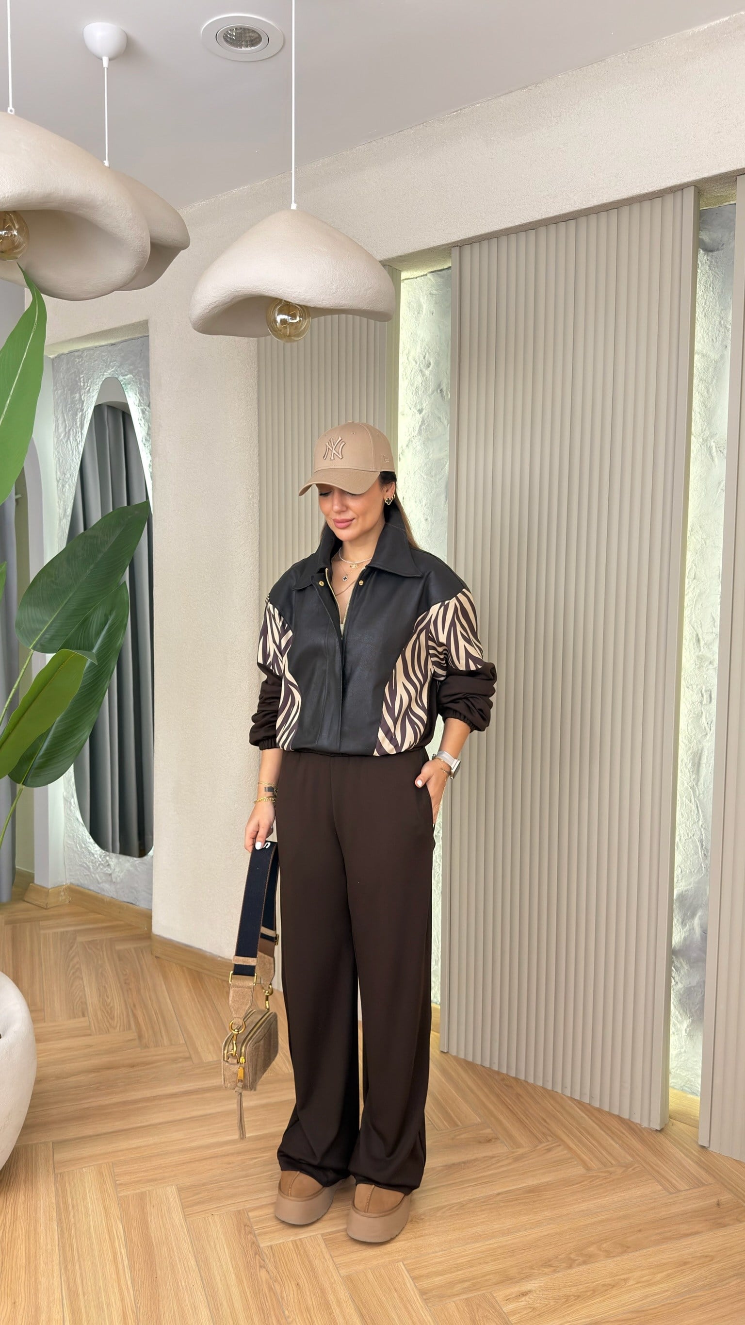 Gömlek Yaka Zebra Desenli Ceket Pantolon Takım
