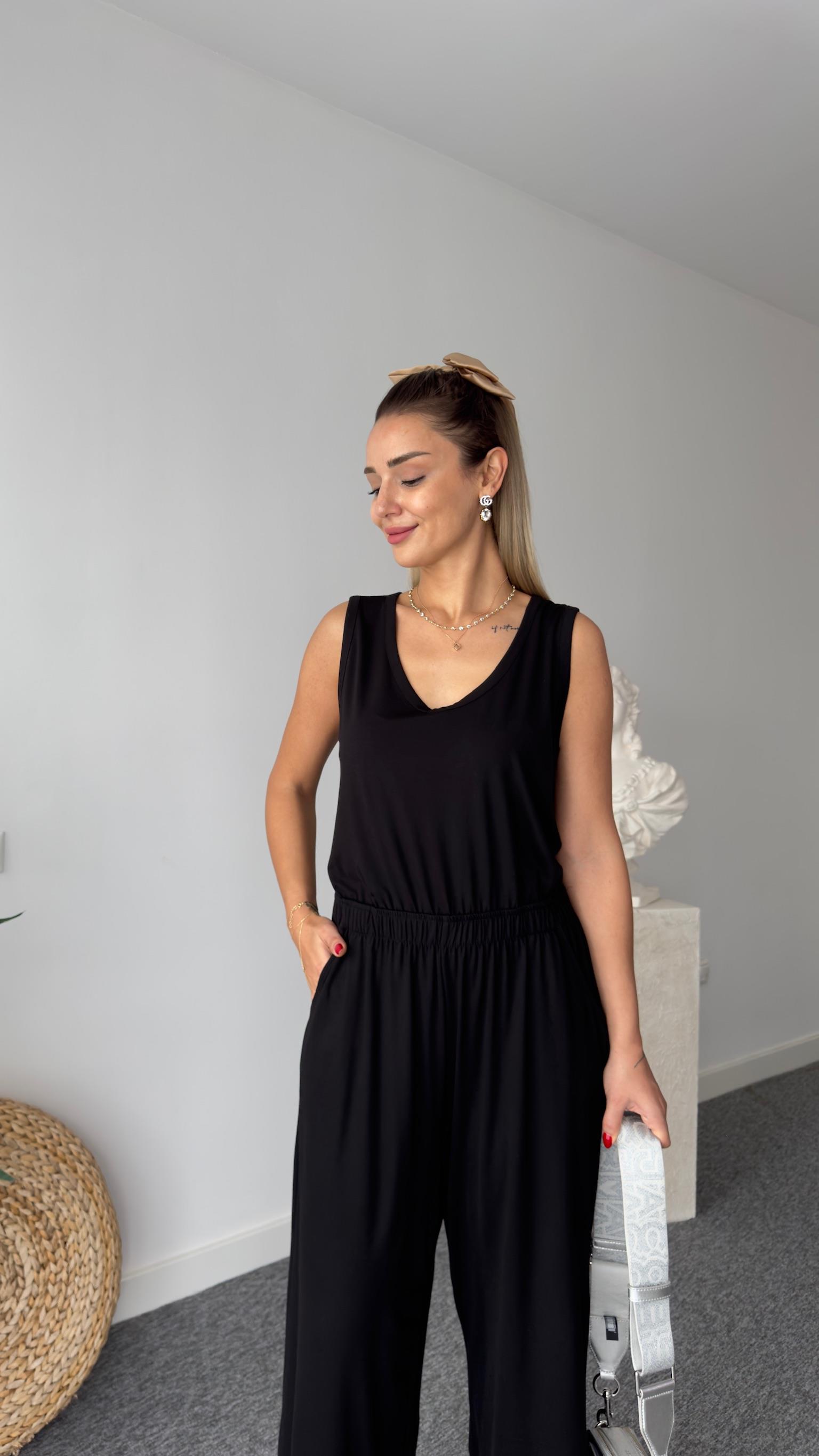 Sırt Dekolte Bel Lastikli Siyah Tulum
