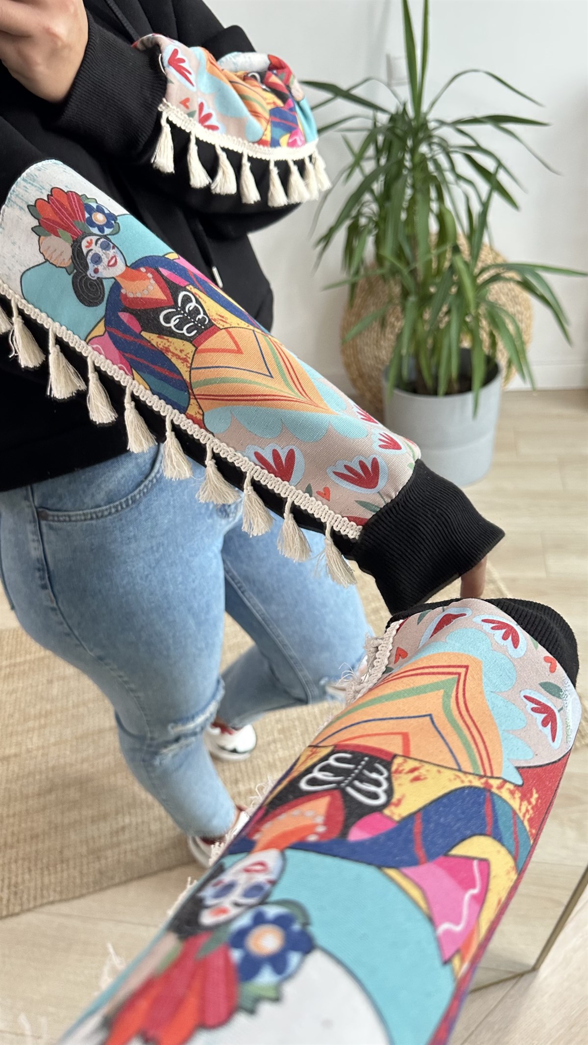 Kolları Baskılı Siyah Şardonlu Sweat