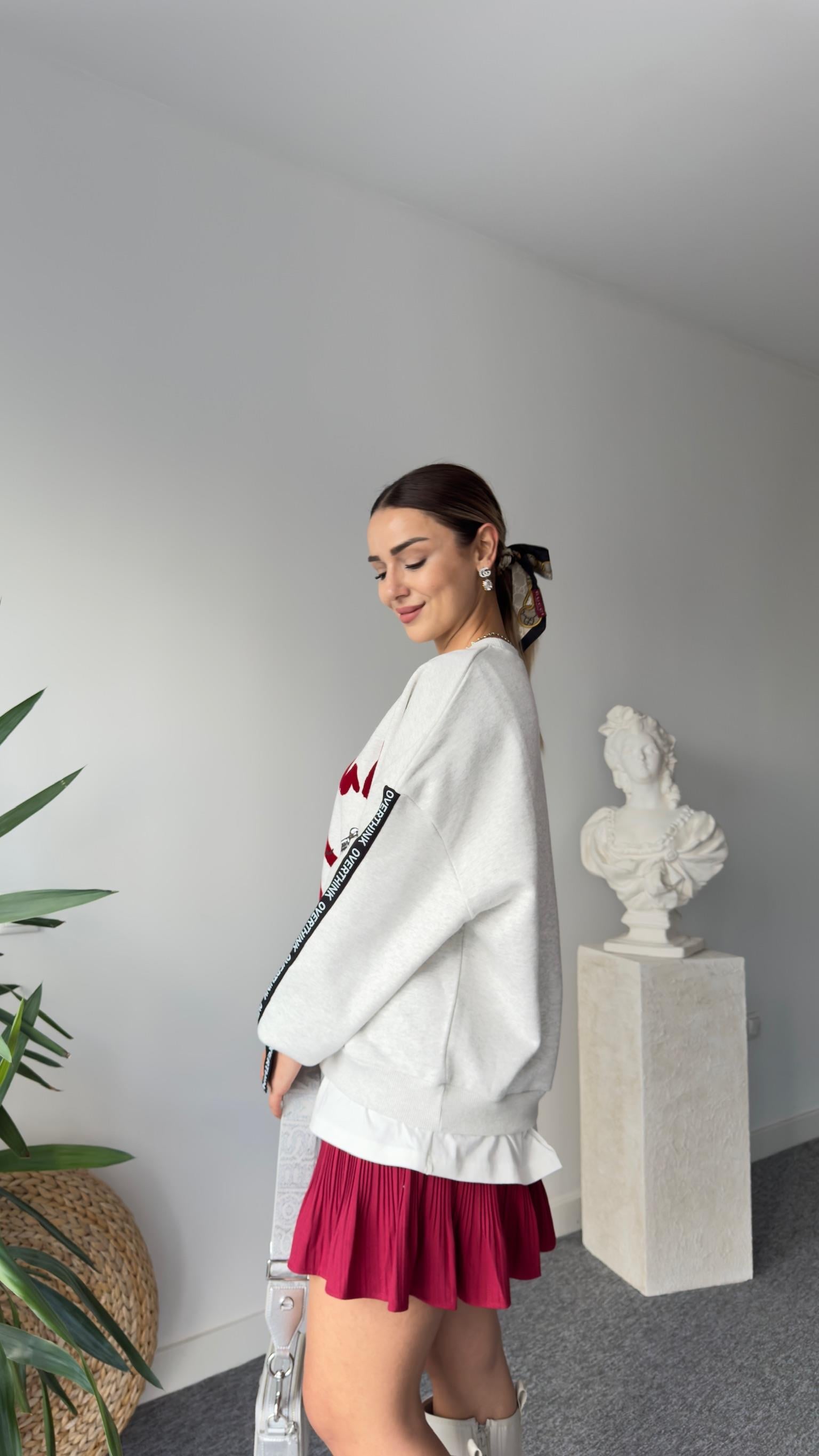 Nouve Kollar Şerit Yazılı Tasarım Sweatshirt