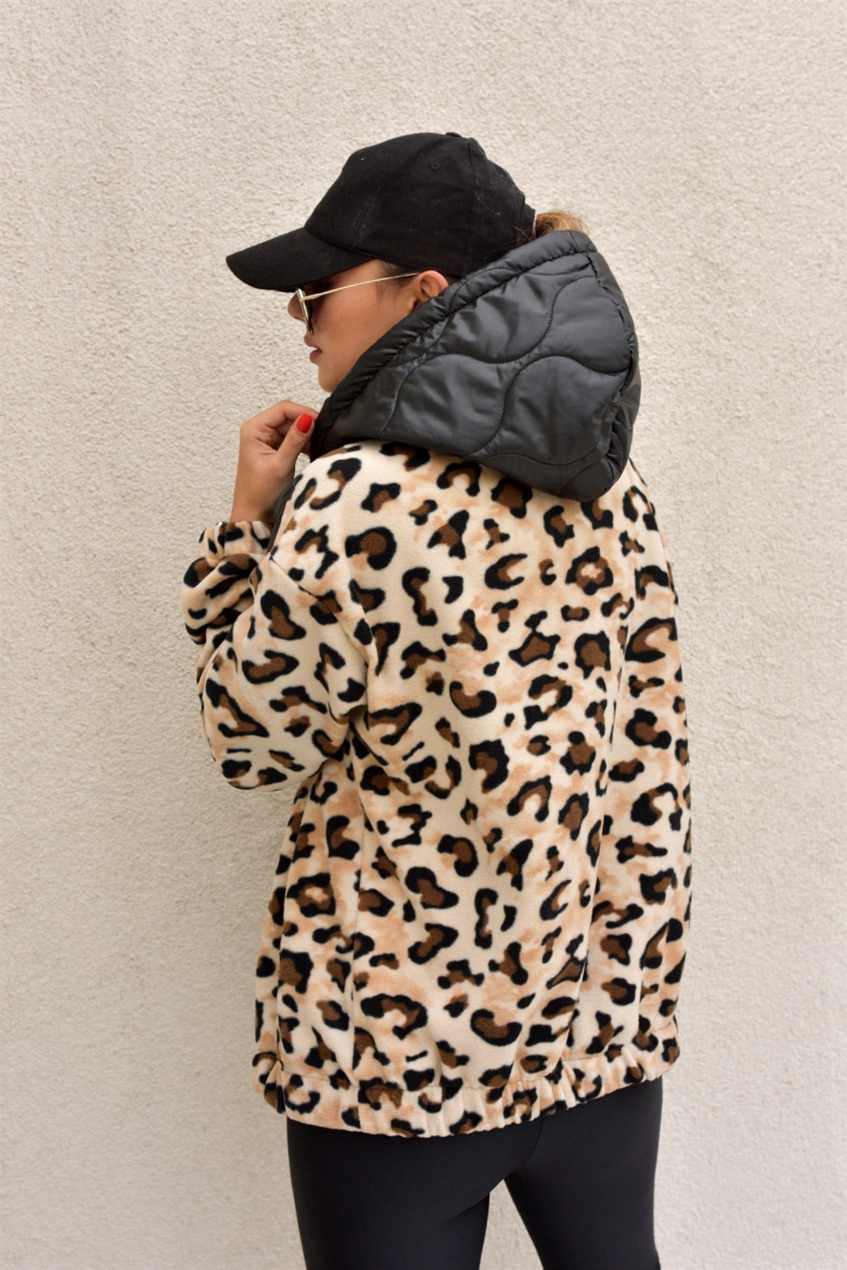 Leopar Desenli İnce Mont