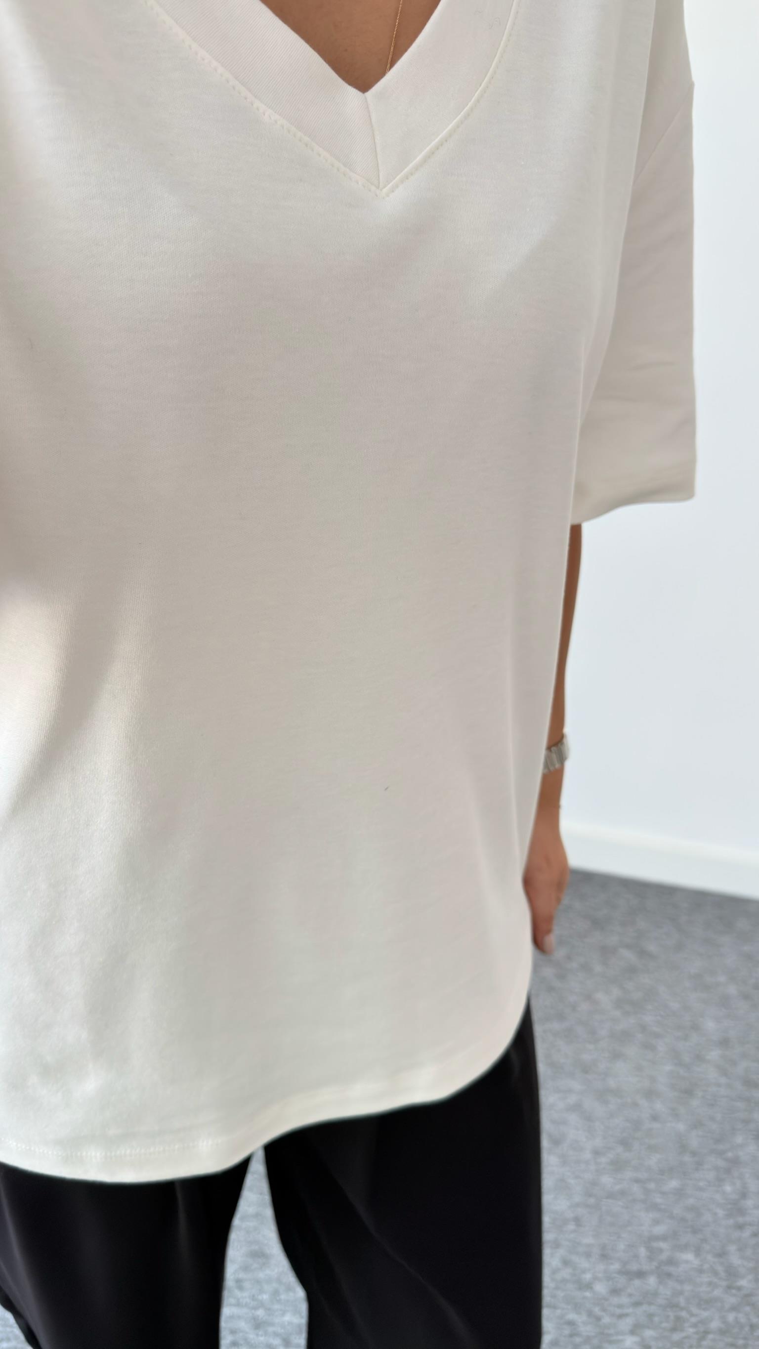 Beyaz V Yaka Basic Massi Tshirt