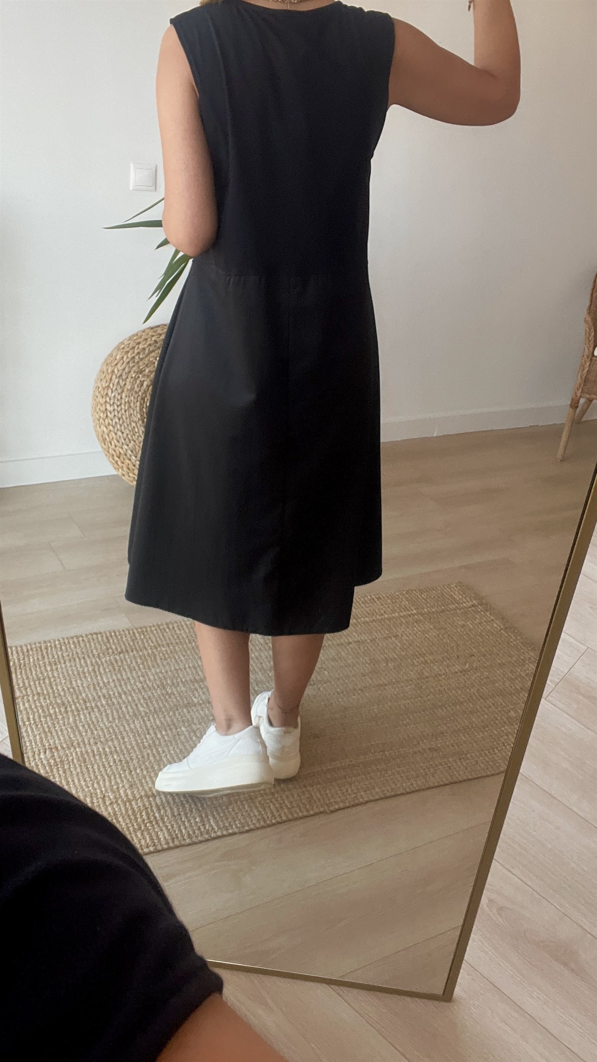 Poplin Detaylı Cepli Siyah Elbise 