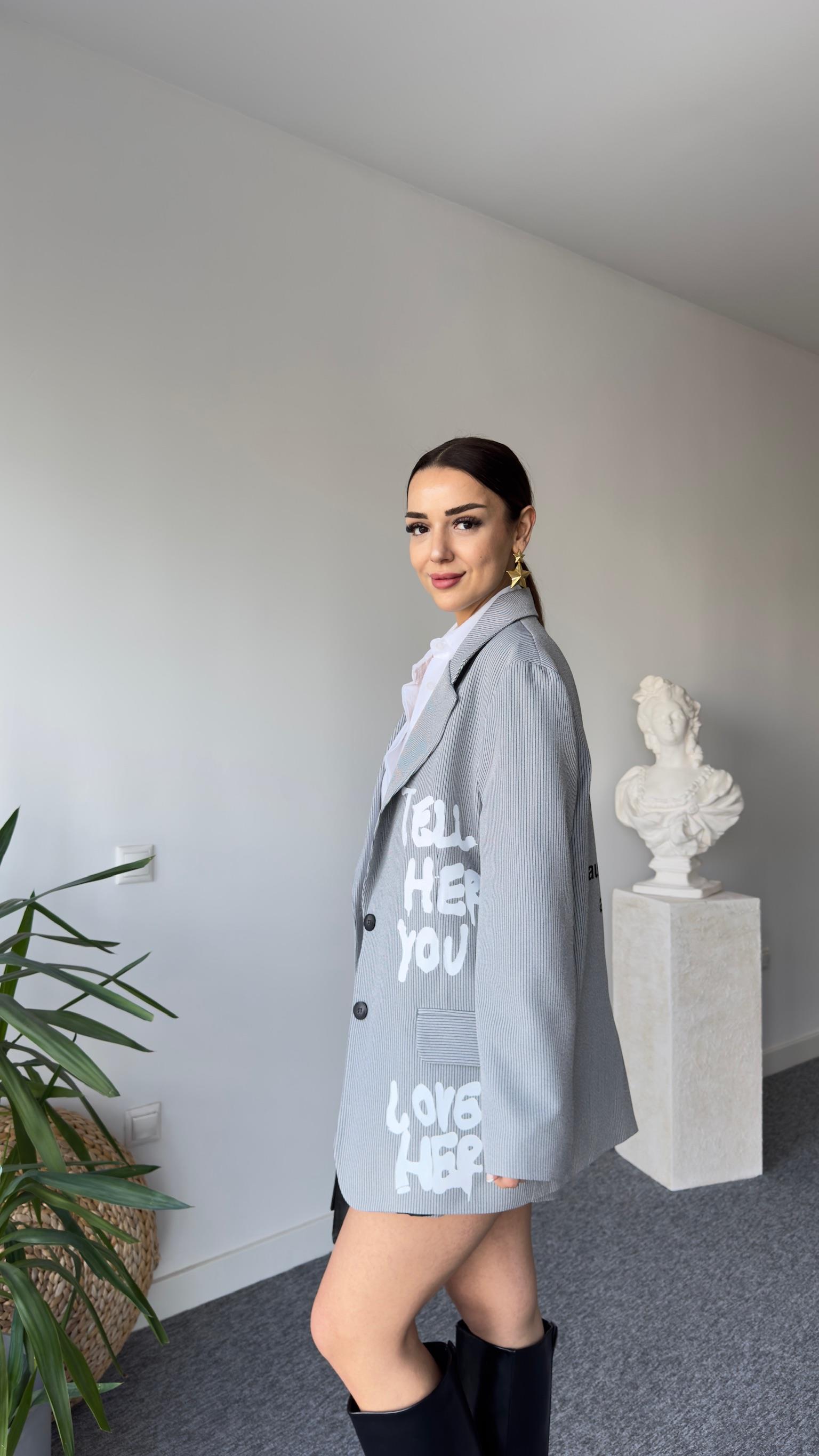 Graf Yazı Ve Baskı Detay Tasarım Çizgili Blazer 
