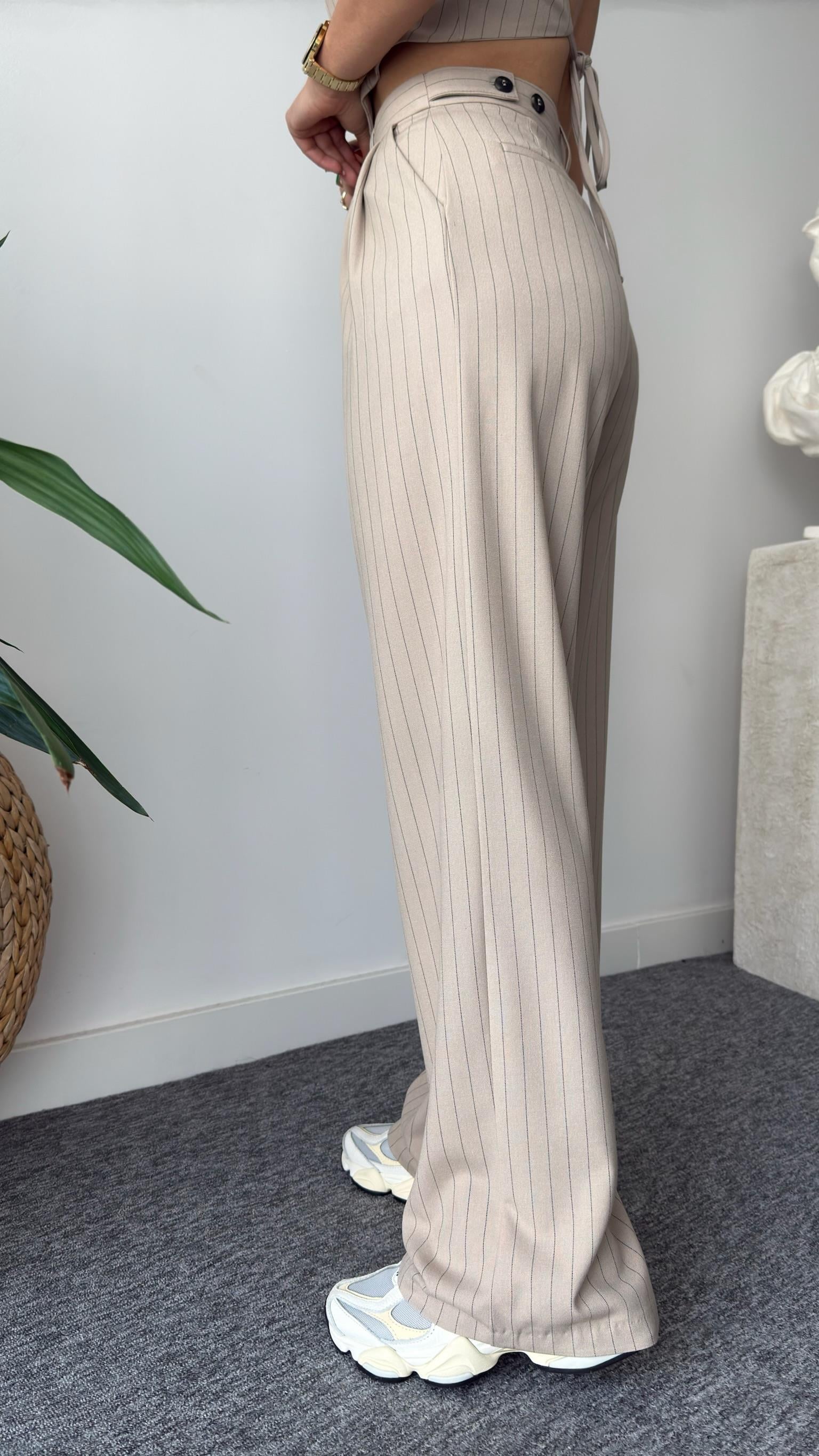 Hues Çizgili Bel Detaylı Bej Pantolon