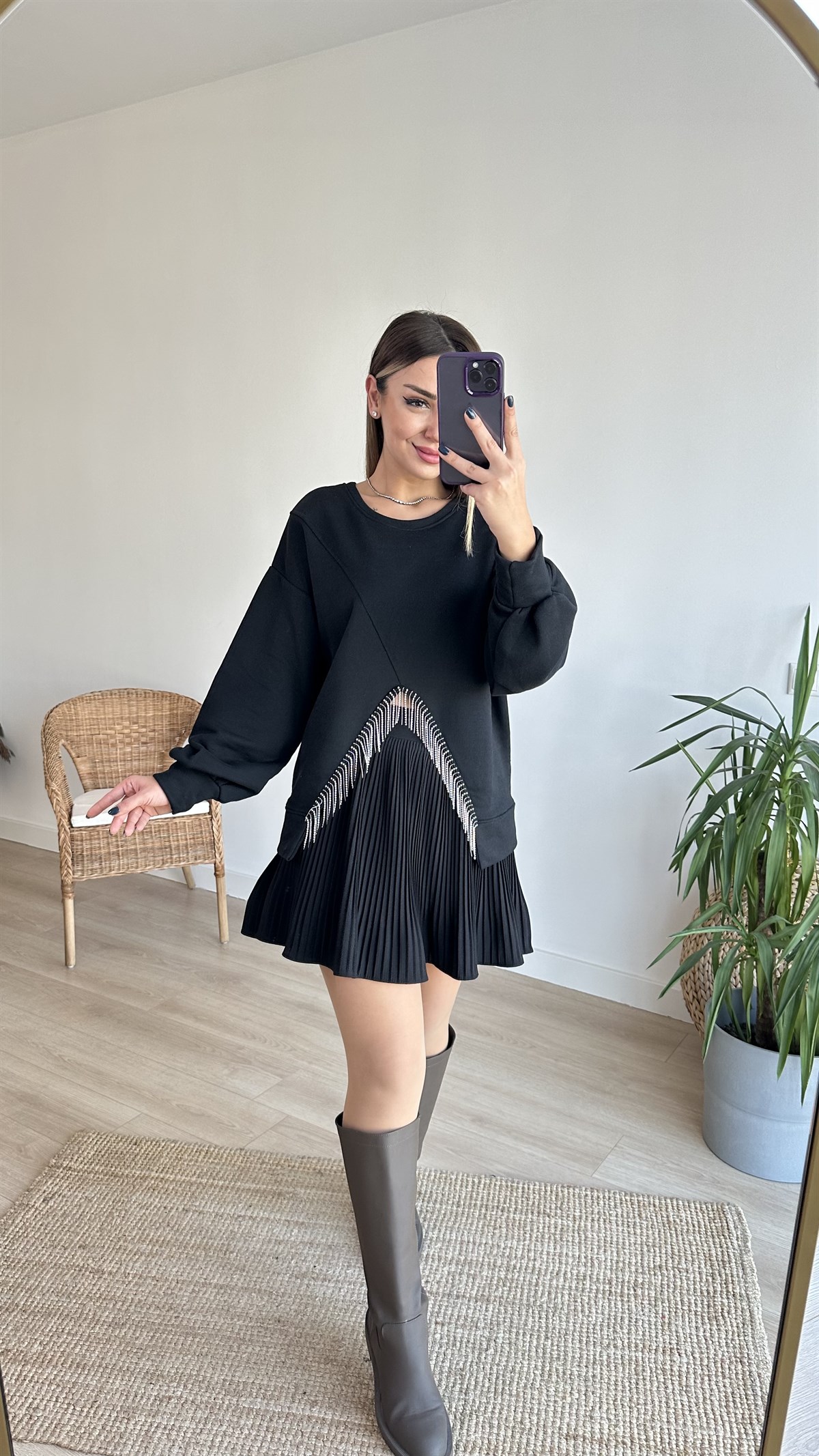 Üç İplik Önü V Taş Detaylı Tasarım Sweat