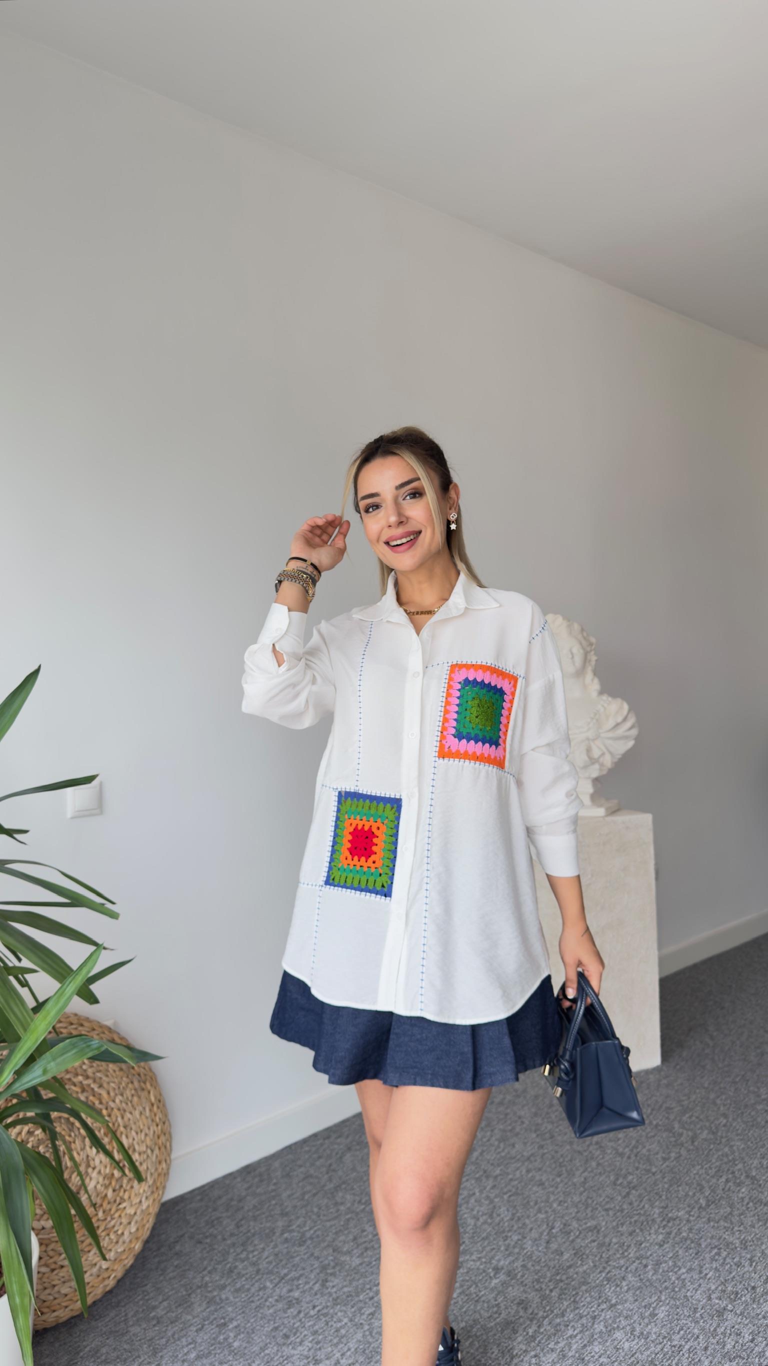 Tws Model Renkli Örgü Detay Beyaz Gömlek