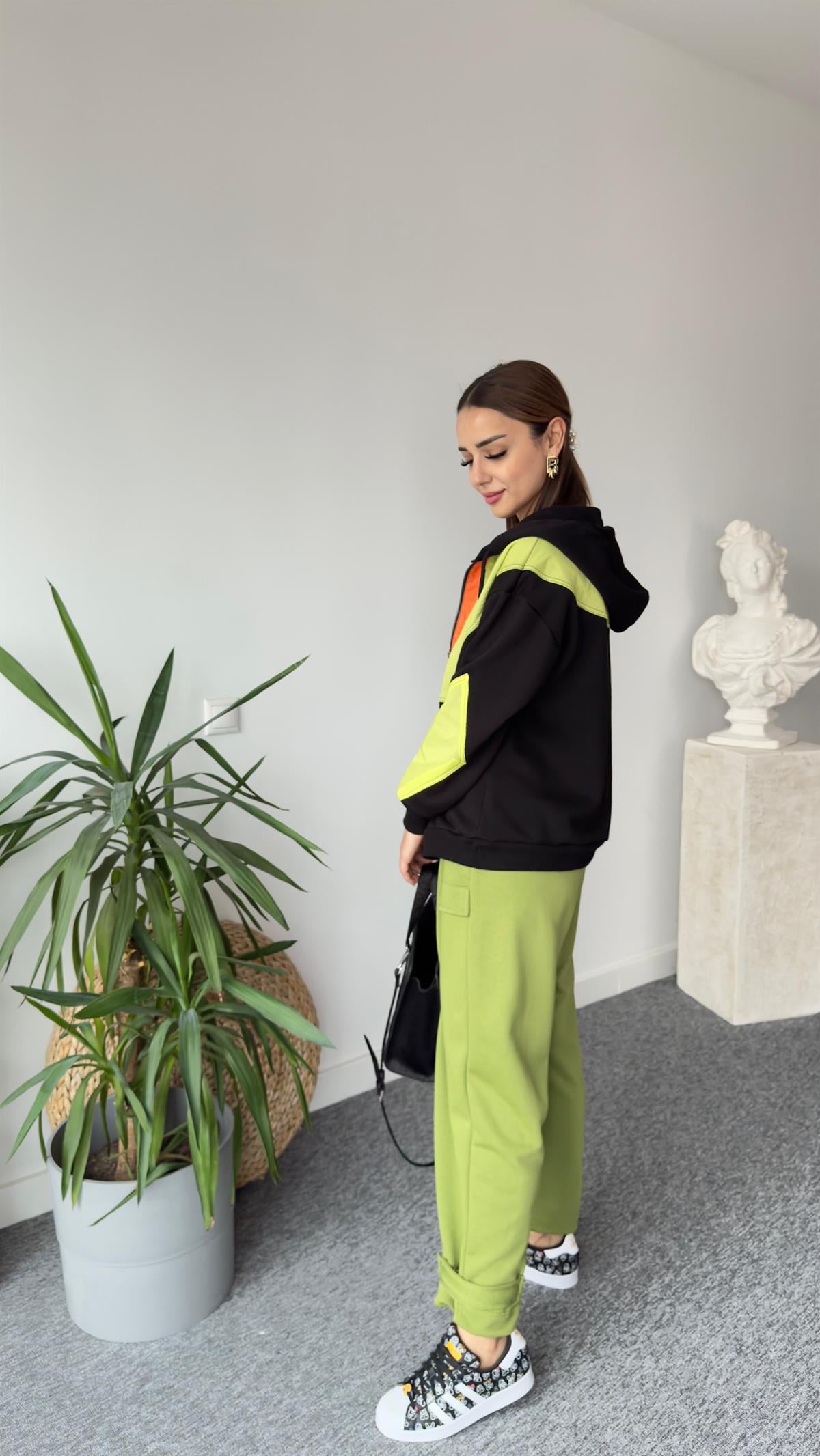 Flat Yarım Fermuar Yeşil Detay Sweat
