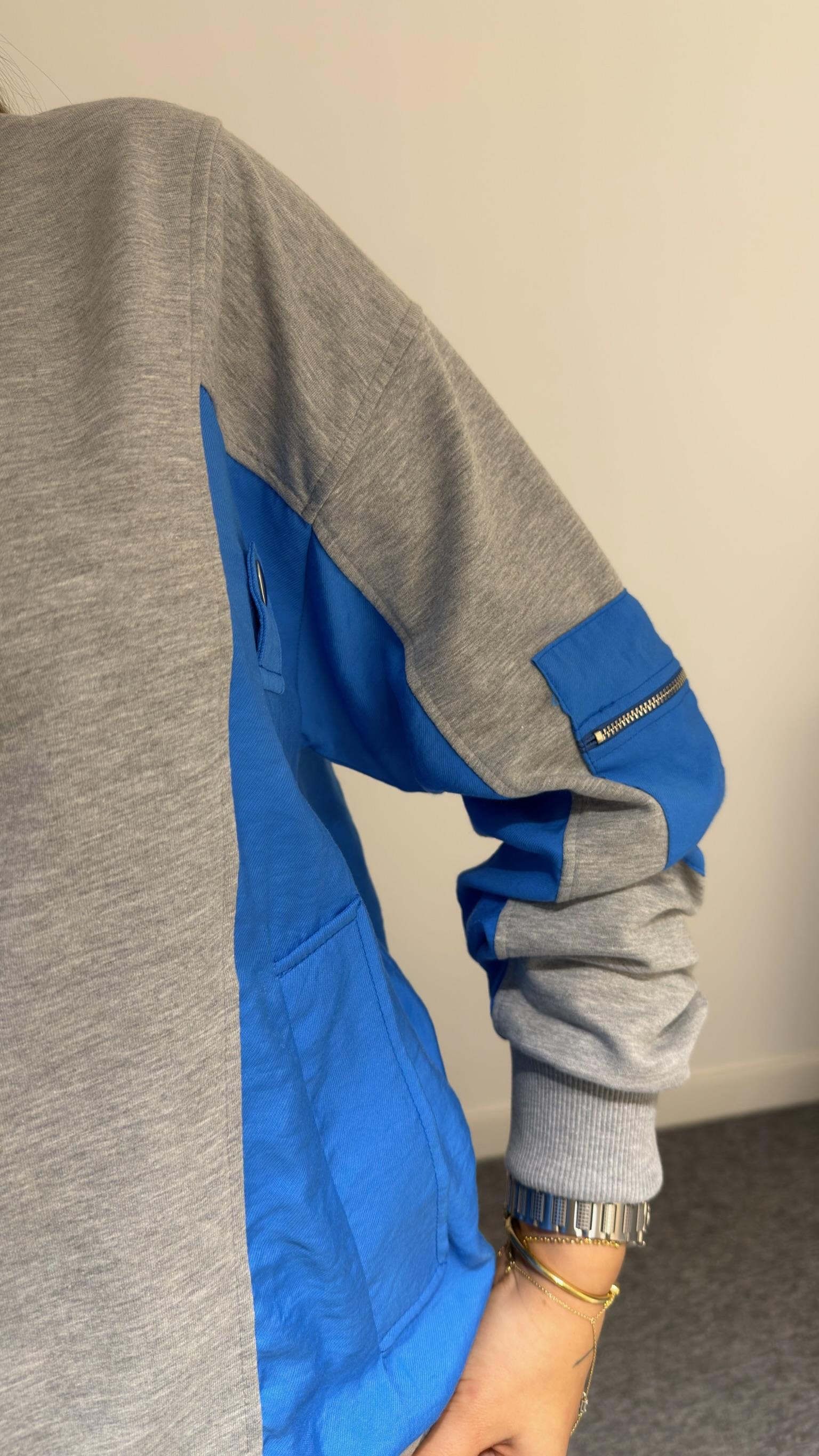 Mavi Yan Paraşütlü Gri Sweatshirt