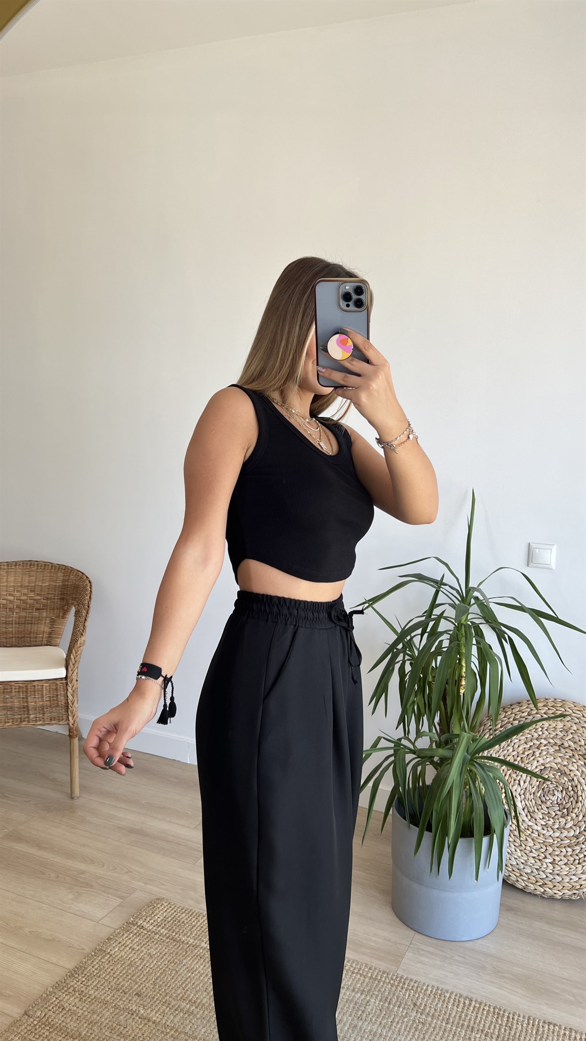 Yanları Oval Siyah Fitilli Atlet