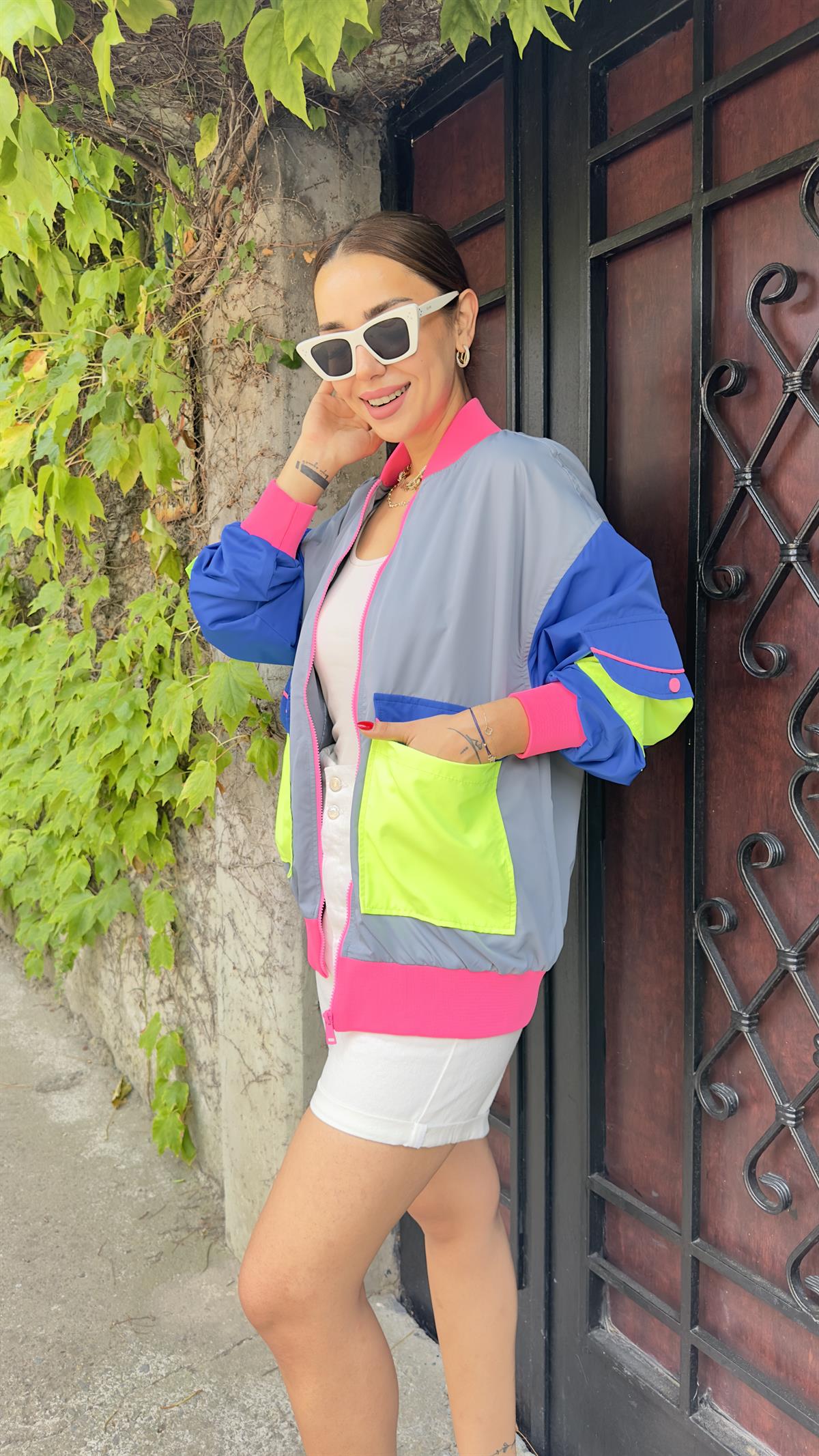 Neon Renk Geçişli Tasarım Ceket