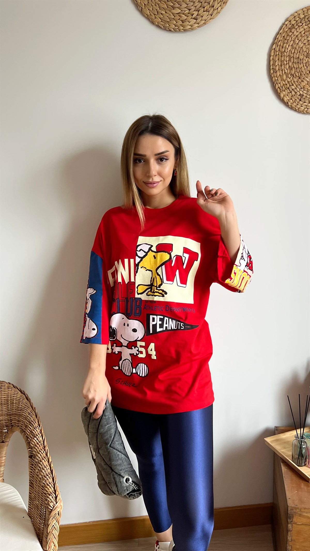 Kırmızı Snoppy Renkli Tshirt