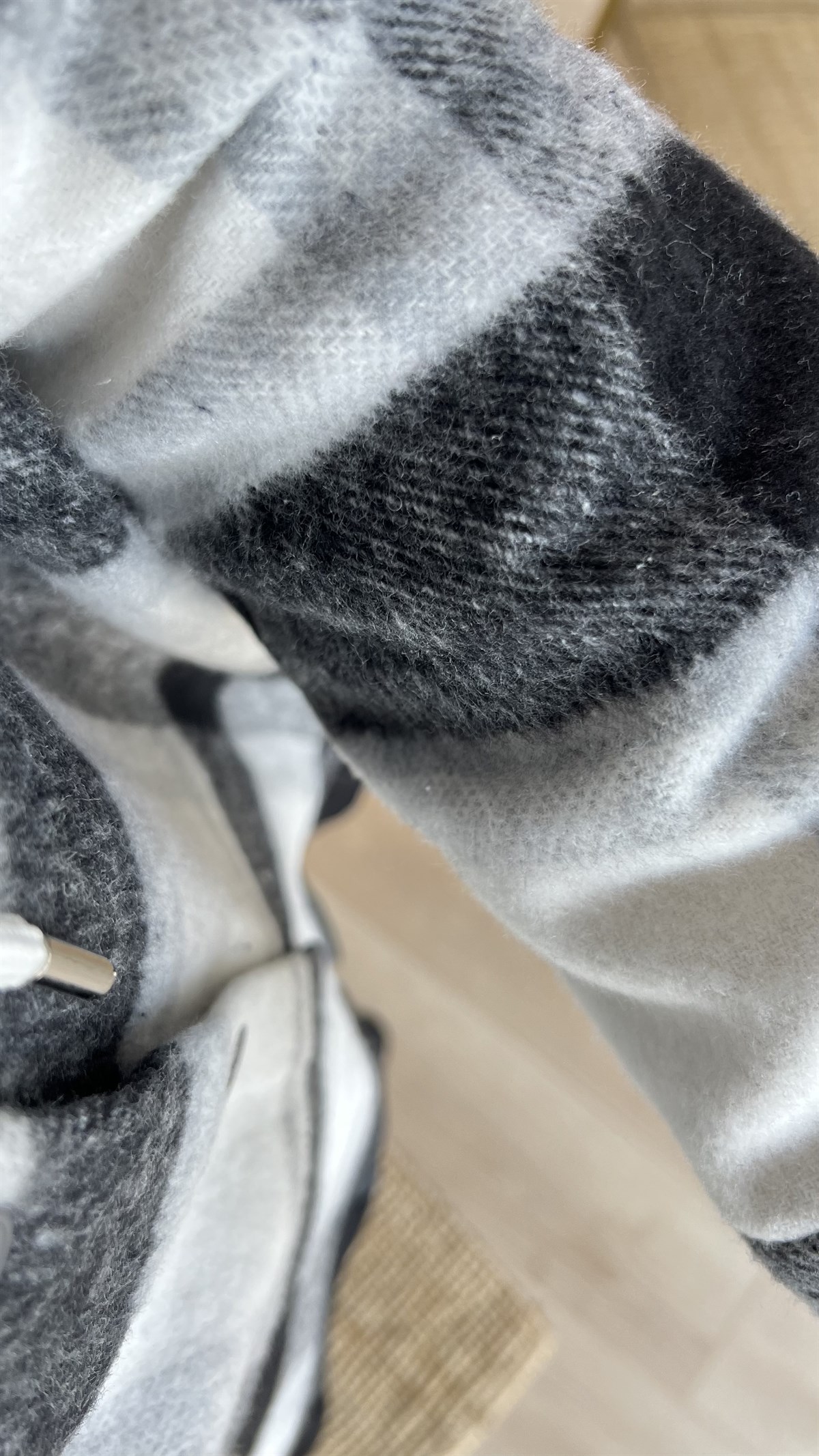 Siyah Ekose Detay Kapüşonlu Sweatshirt