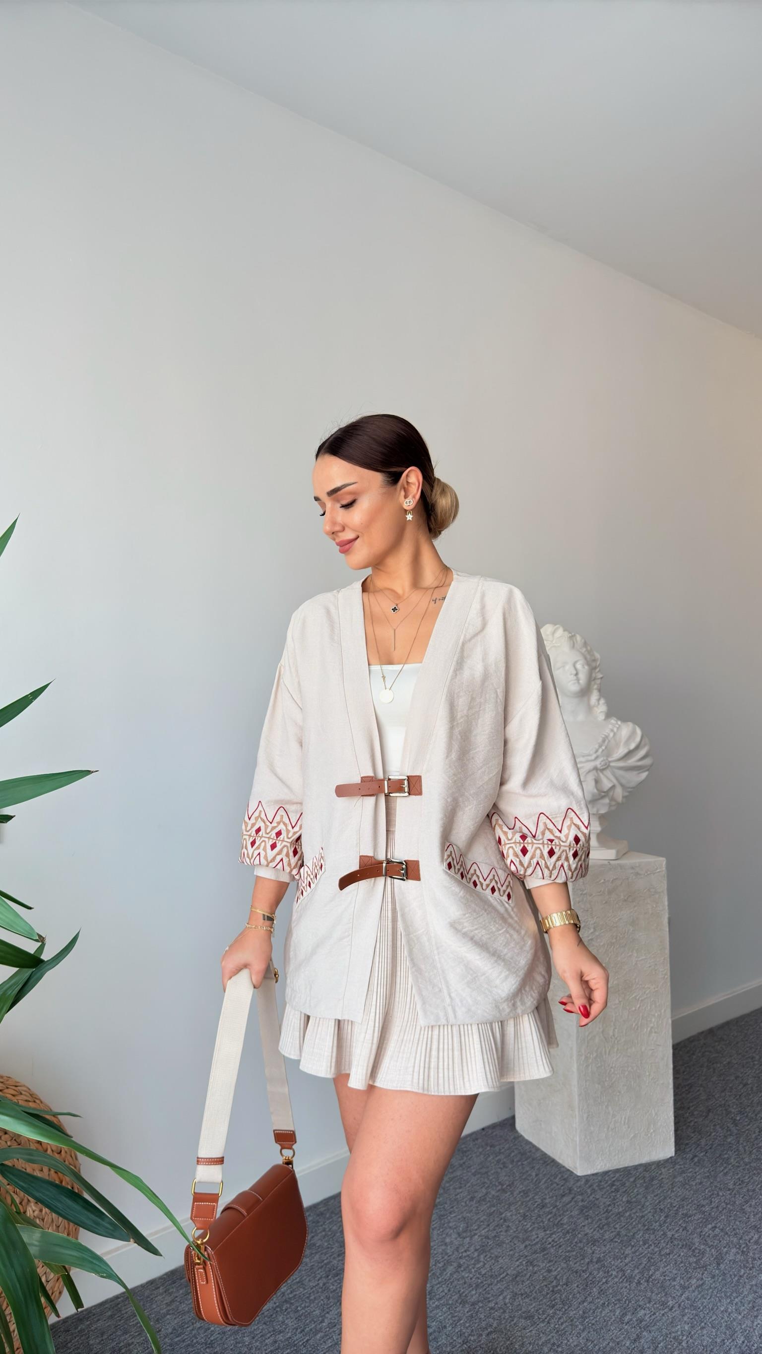 Letre Nakış Detaylı Natural Ceket