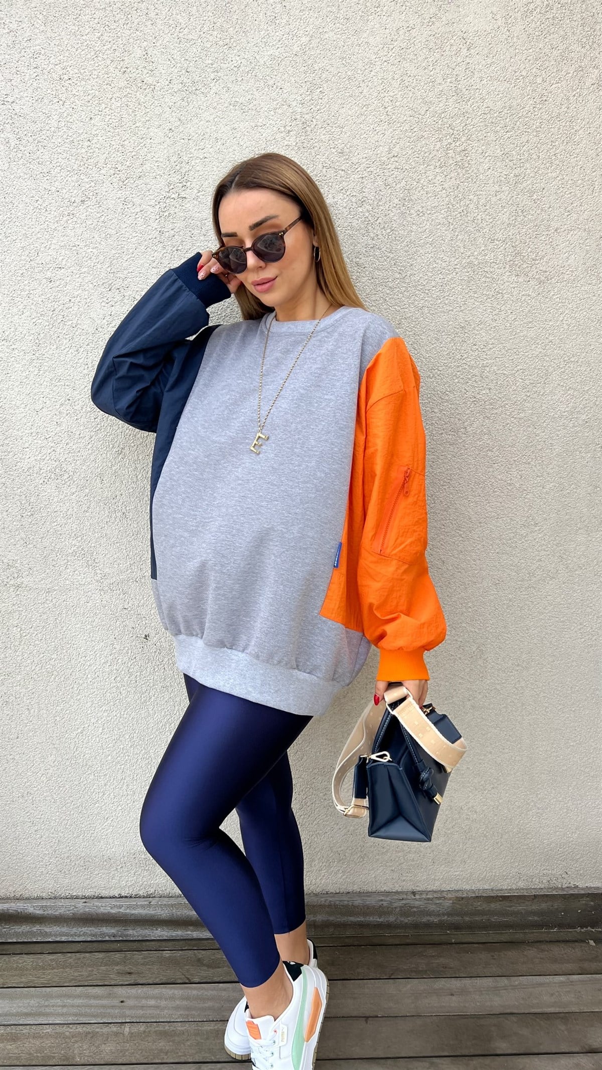  Kolları Renkli Gri Tasarım Sweatshirt