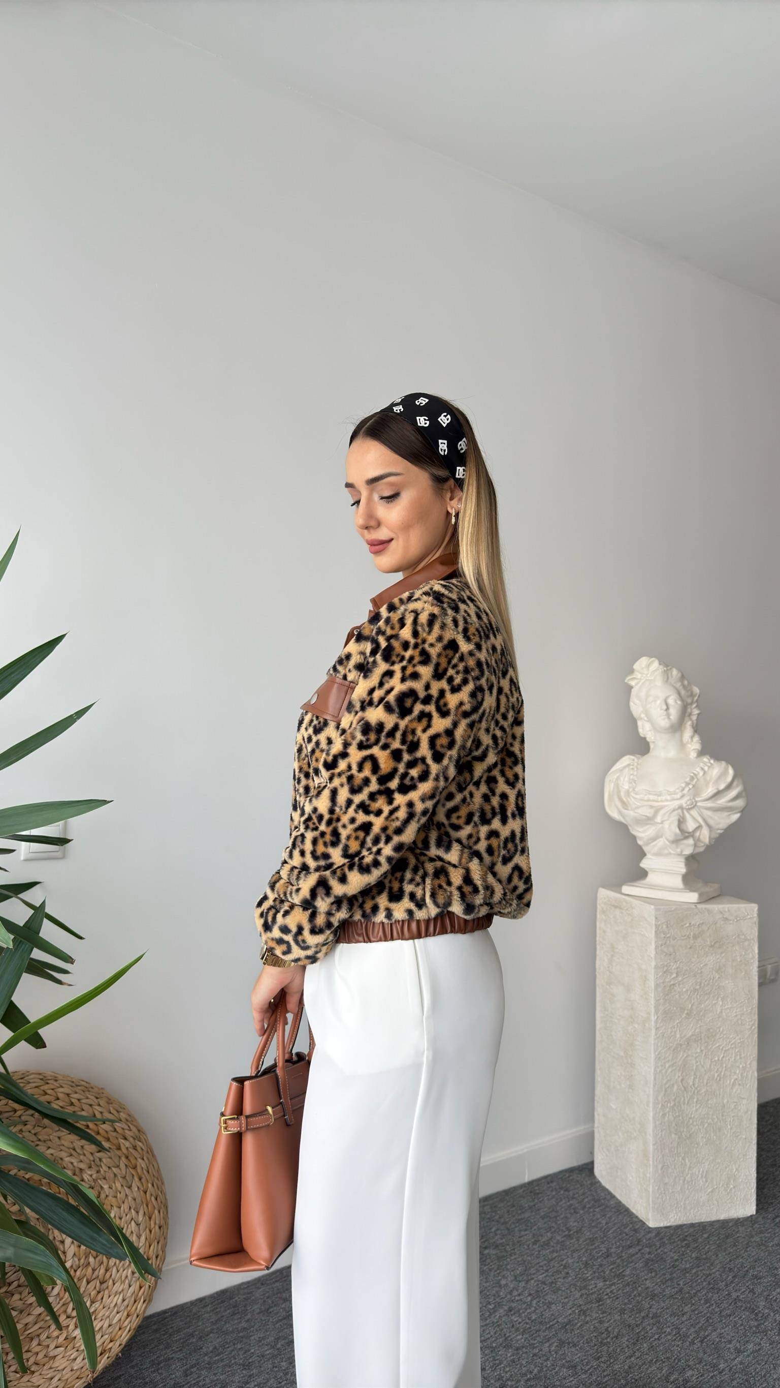 Deri Detaylı Peluş Leopar Ceket