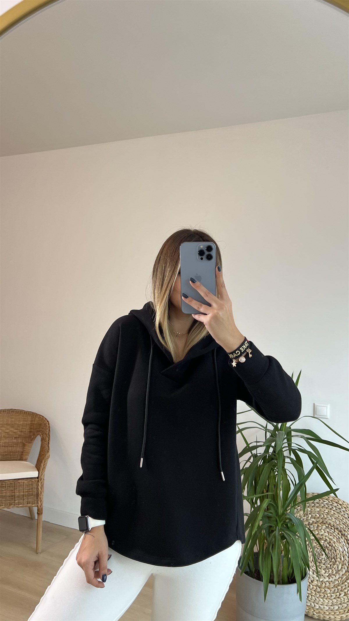  Kapüşonlu Yaka Detay Siyah Sweatshirt