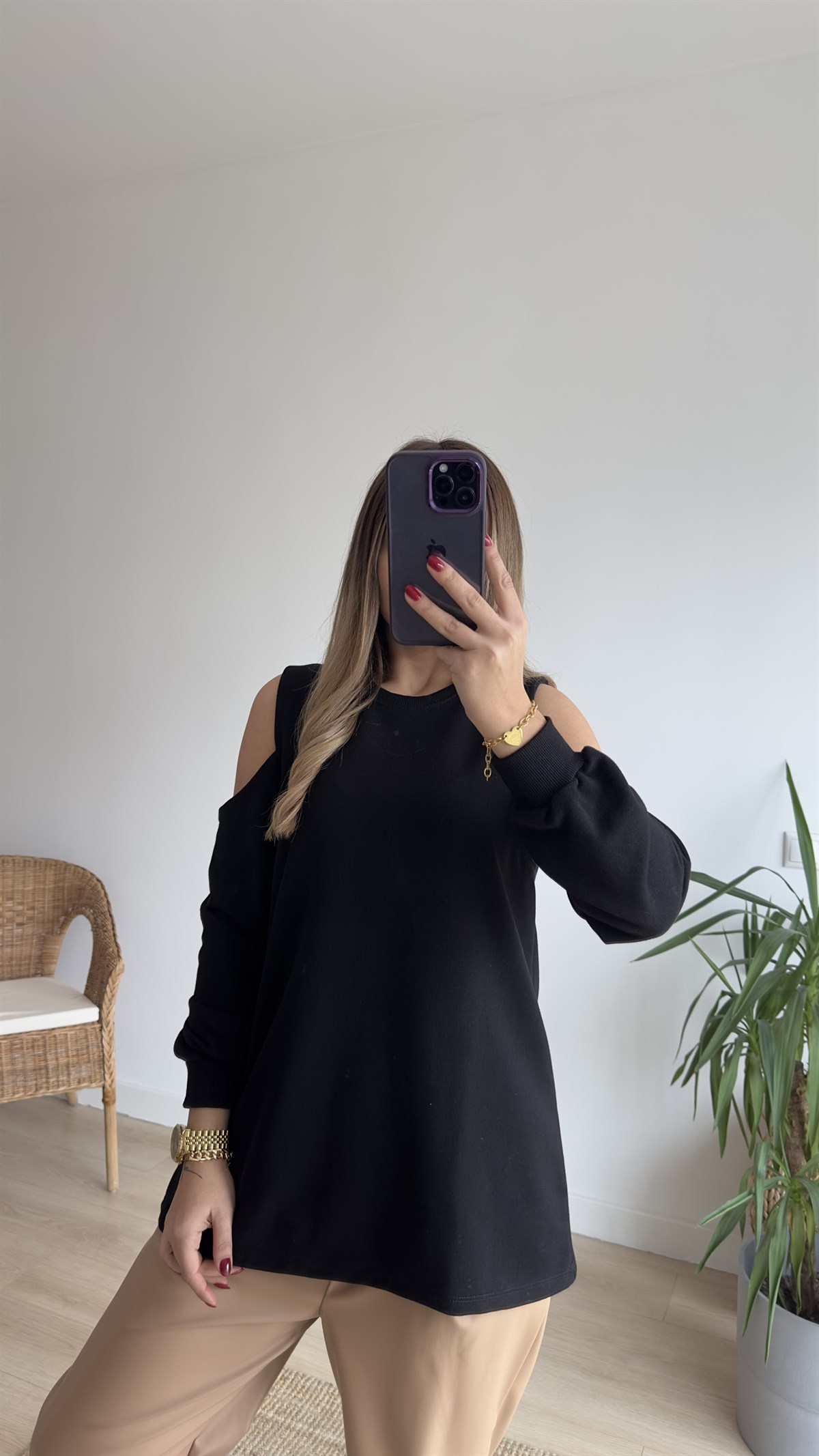 Omuzları Açık Siyah Sweat