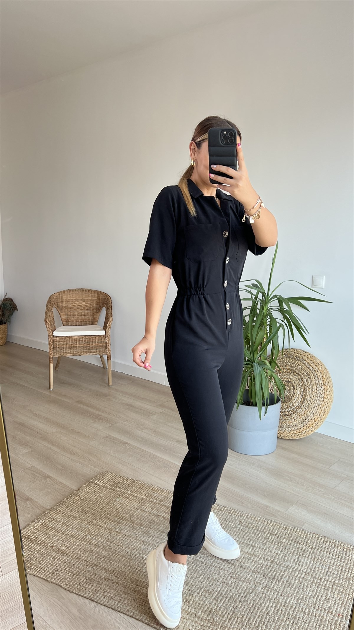 Düğme Detaylı Beli Lastikli Siyah Tulum