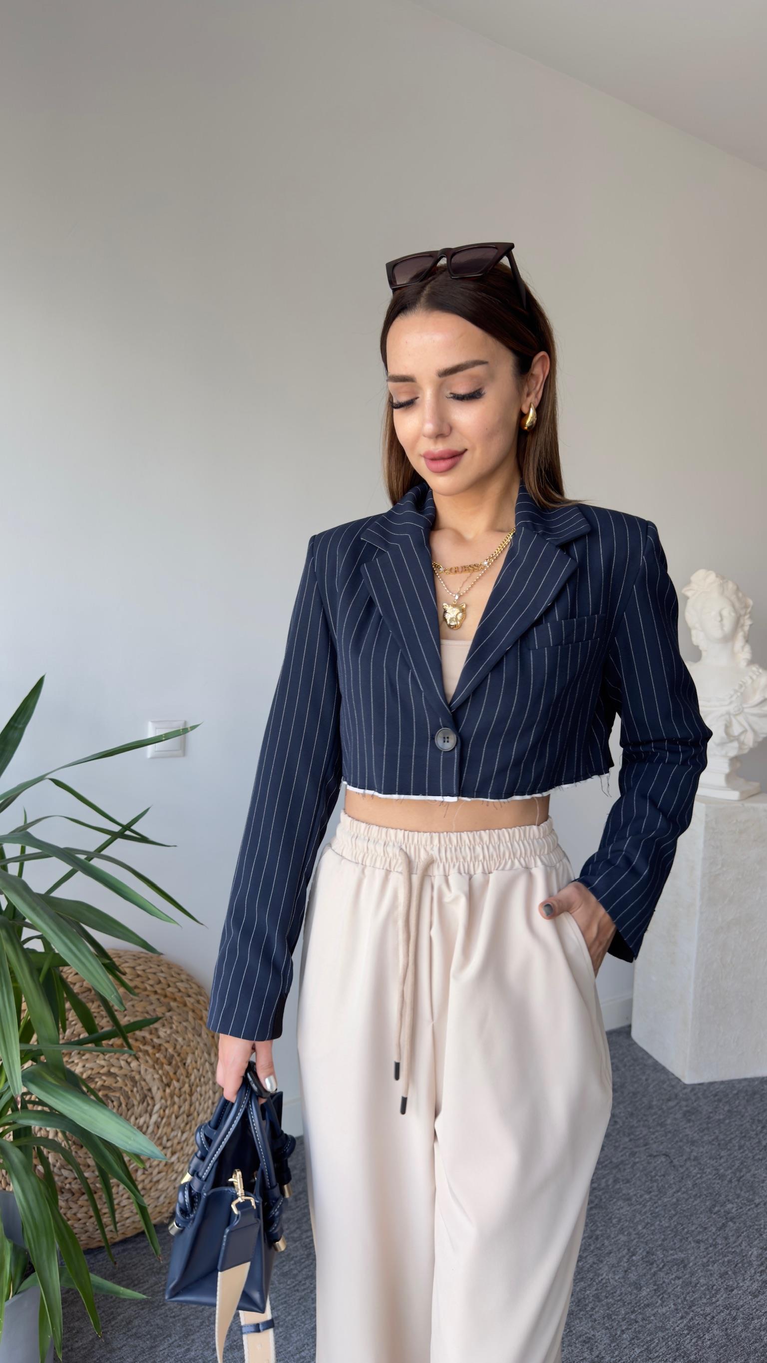 Zra Model Önü Çizgili Crop Ceket