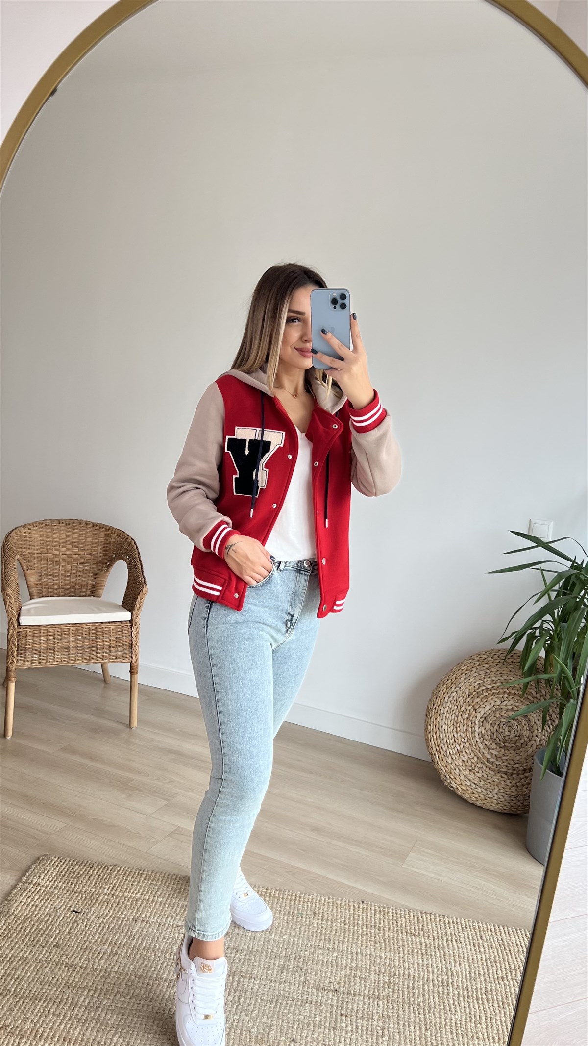 Kapüşonlu Kırmızı Kolej Ceket
