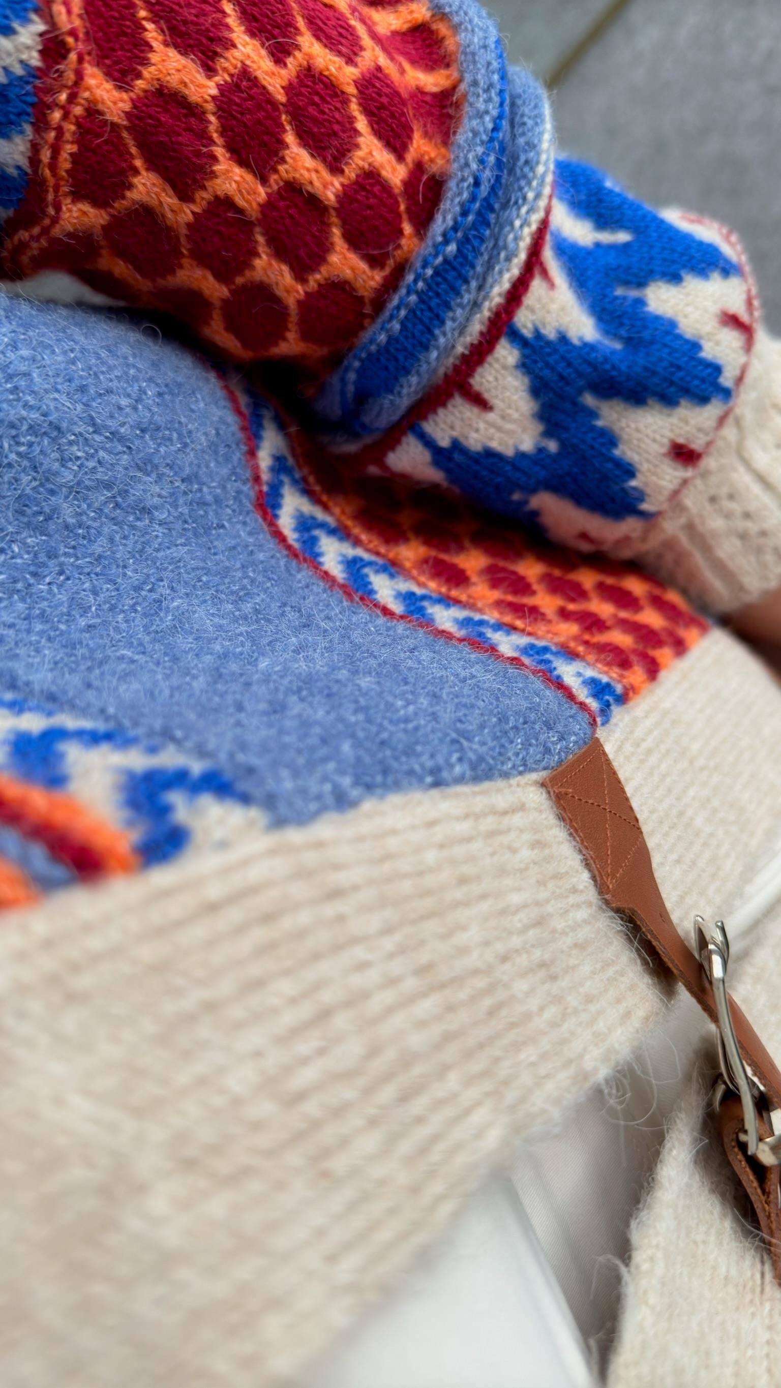 Deri Kemer Detay Mavi Tasarım Hırka