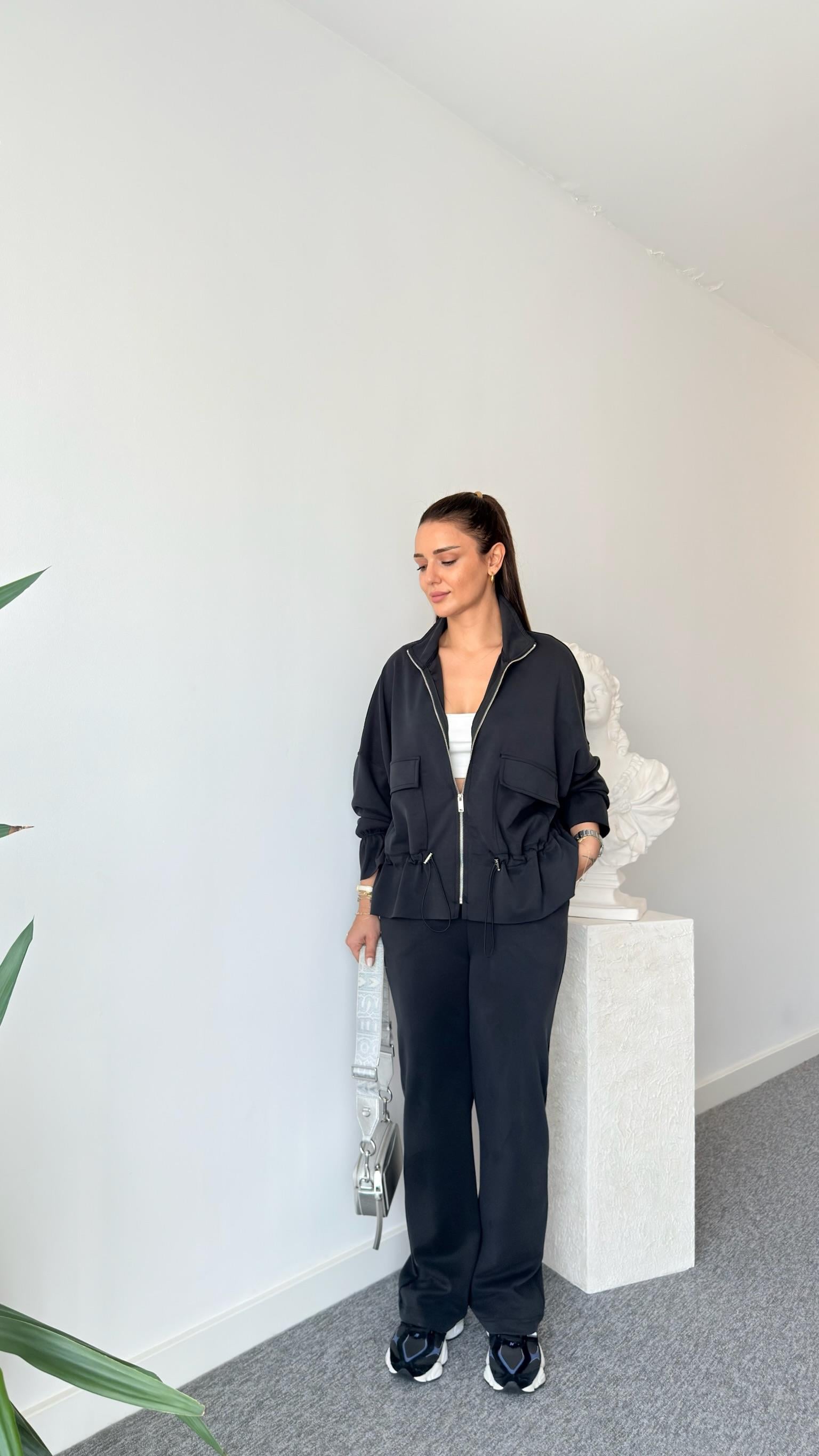 Lilda Cep Detaylı Siyah Modal Takım