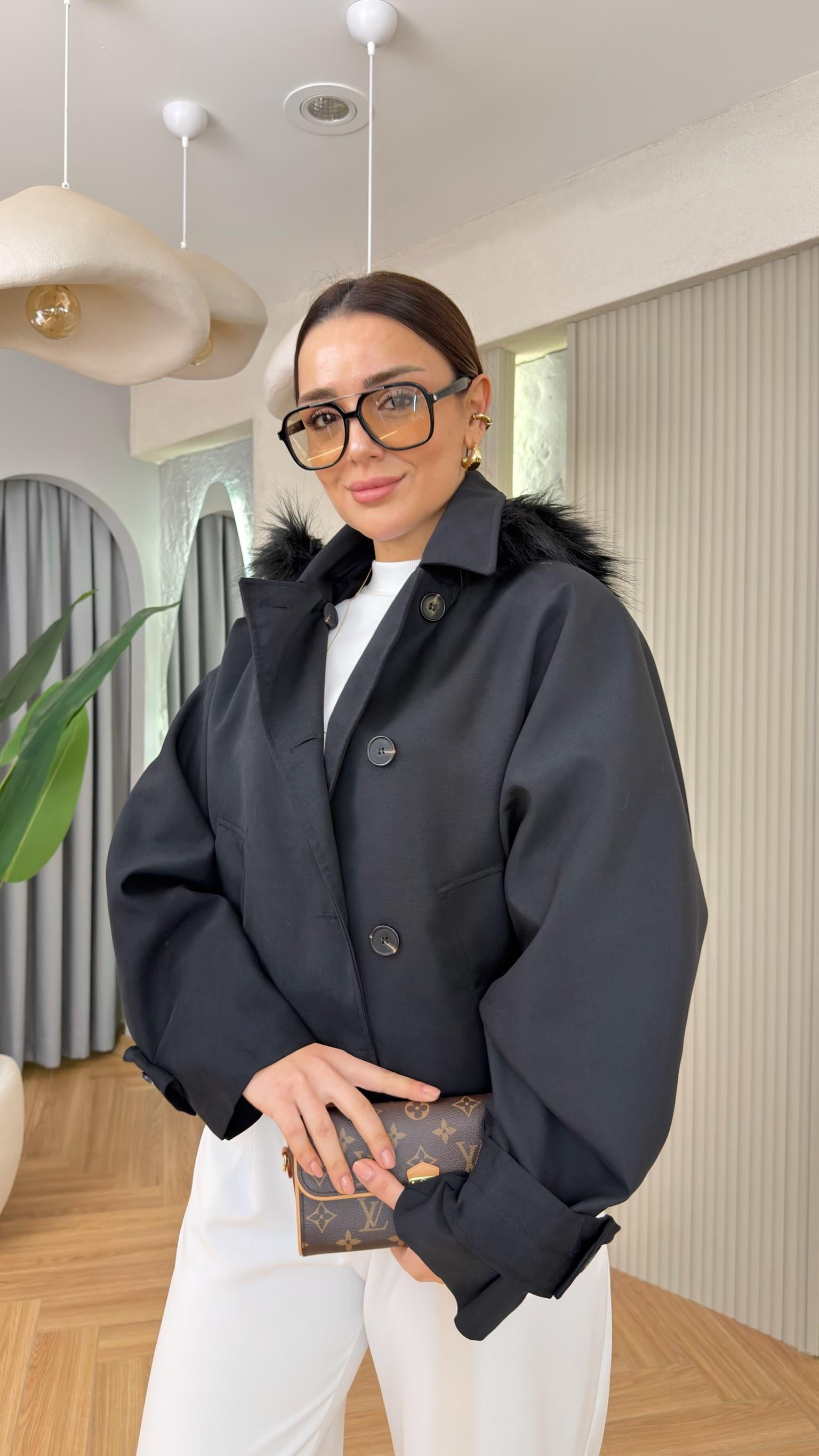 Siyah Noxie Çıkartılabilir Kapüşonlu Parka