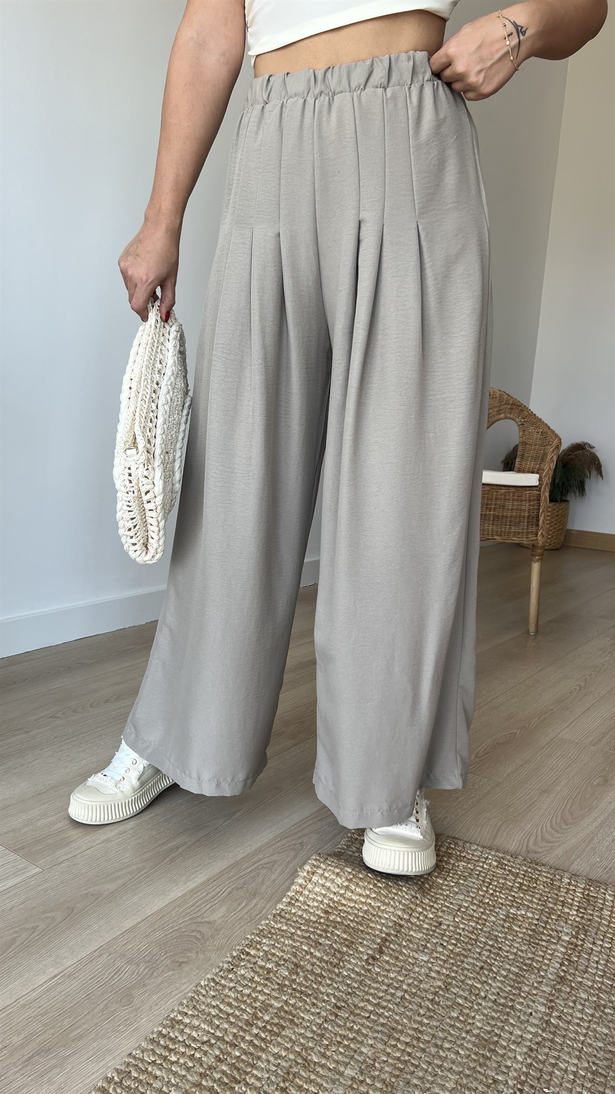 Pile Detaylı Bol Paça Haki Pantolon