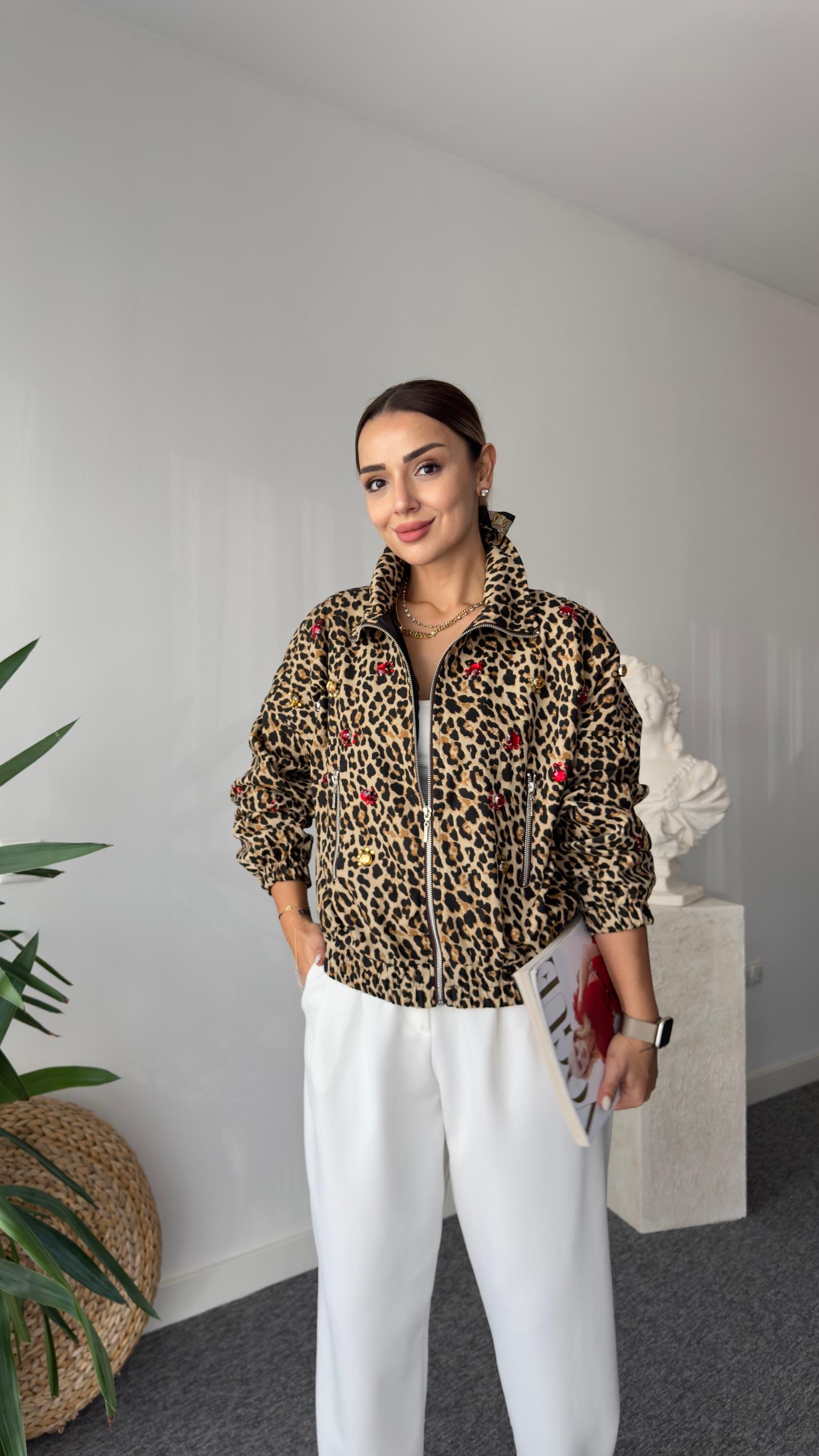 Nasci Taş Detaylı Astarlı Leopar Ceket