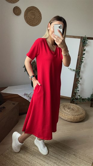 V Yaka Kırmızı Basic Elbise
