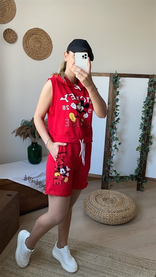 Mickey Baskılı Kırmızı Şortlu Takım	